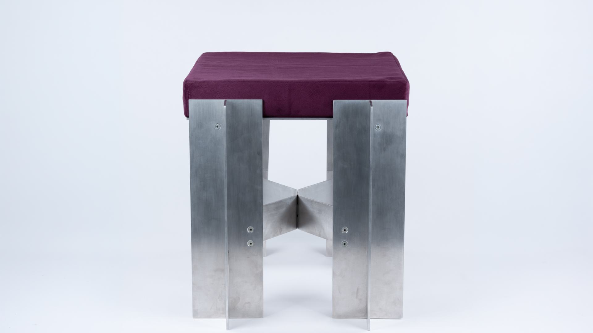 W-STOOL