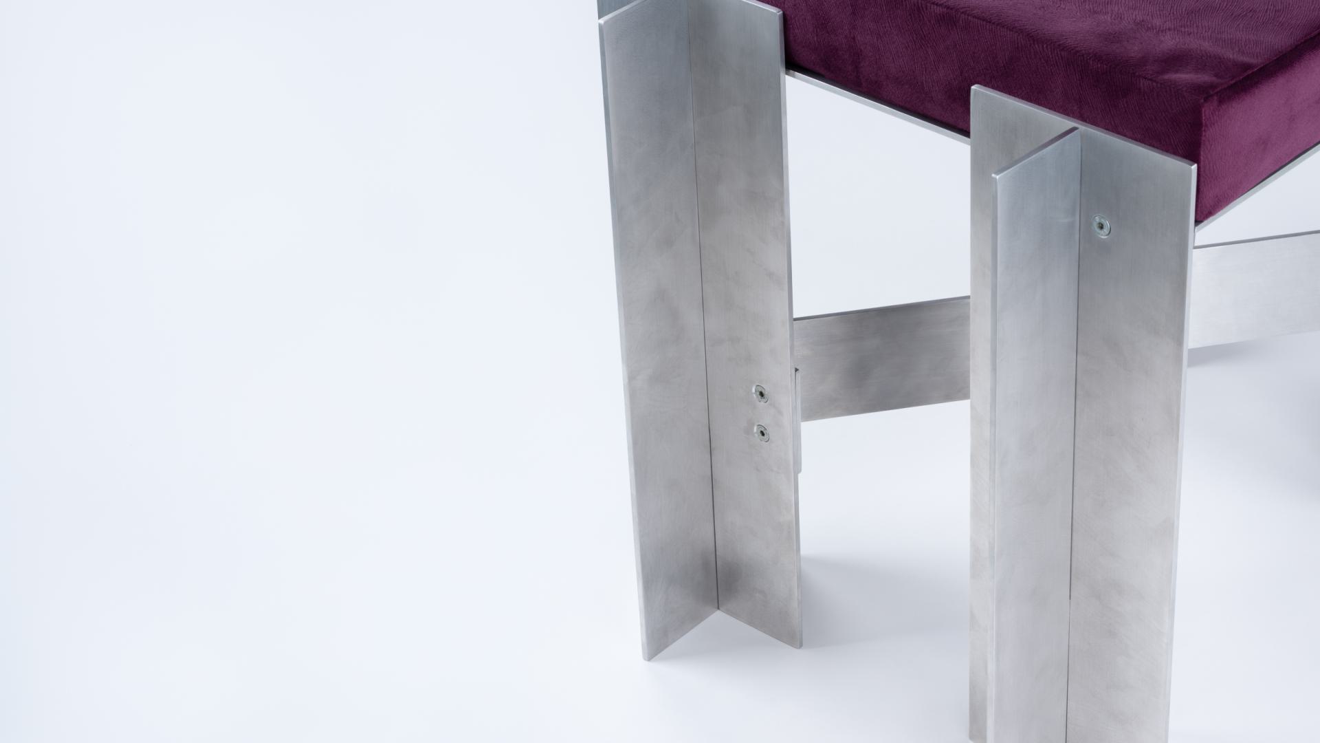 W-Stool
