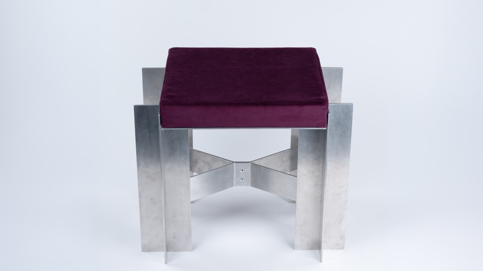 W-Stool