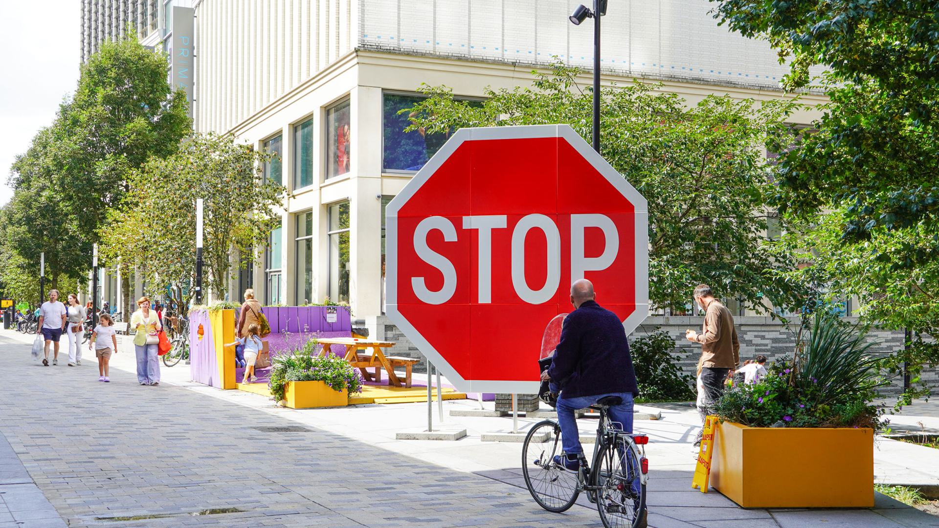 STOP