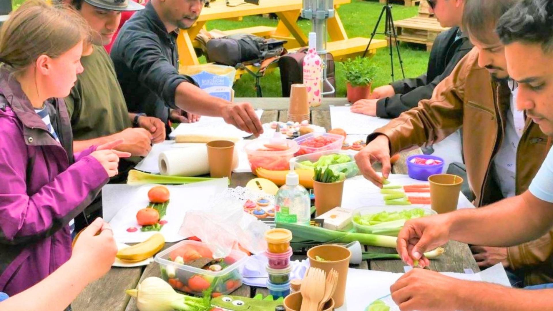 Strangers reconnecting through food after lockdown