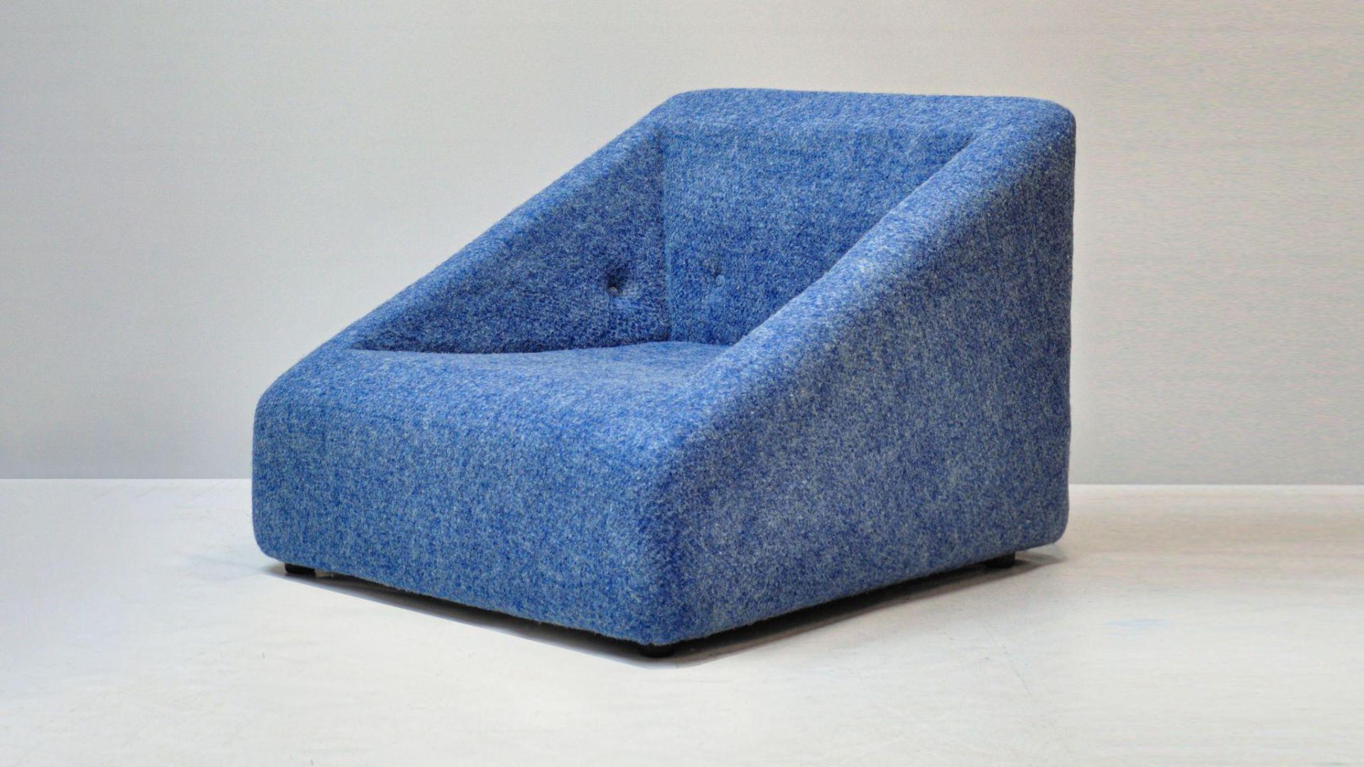 first  ādara® chair made by Roger Haan
