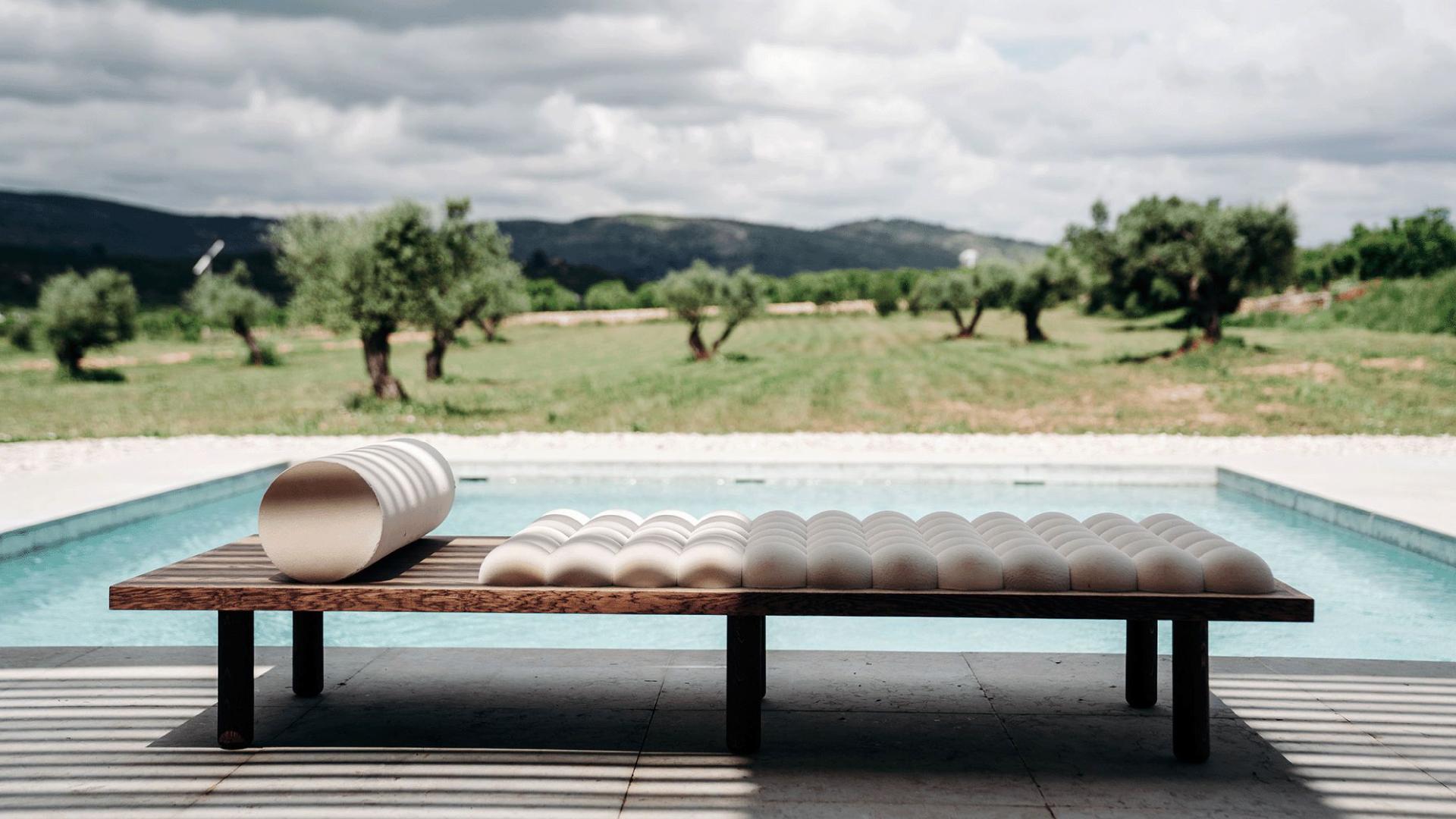 Pebbled Bench - Exy
