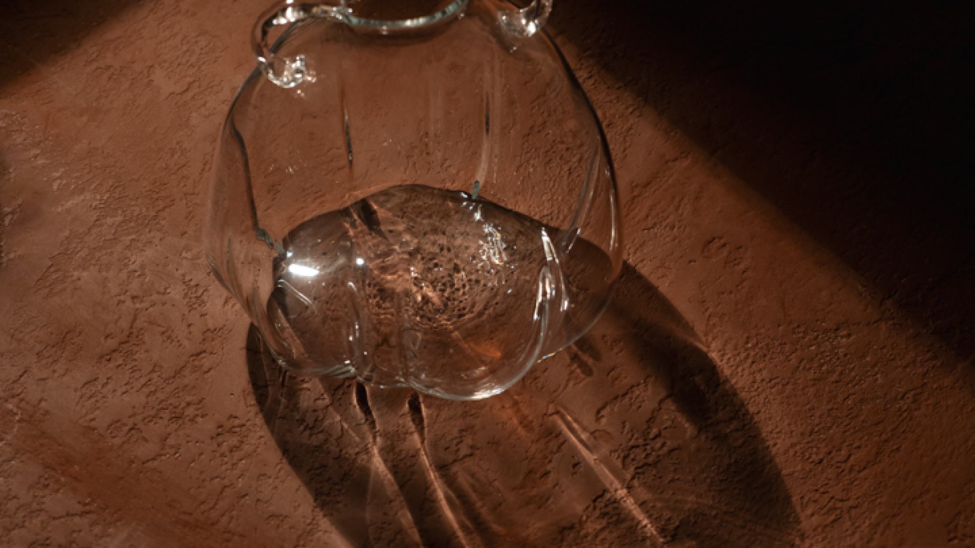 Clear, medium NVL piece