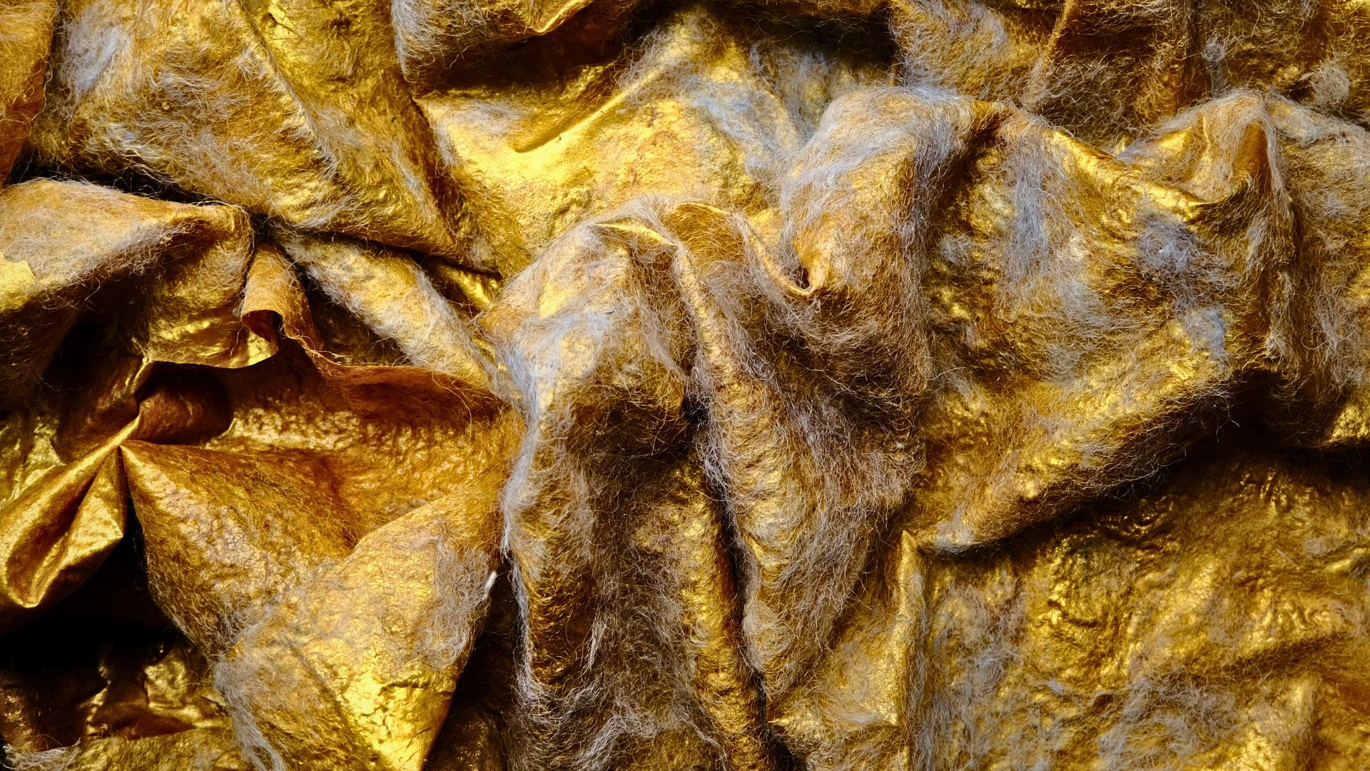 Dusty Gold Matter