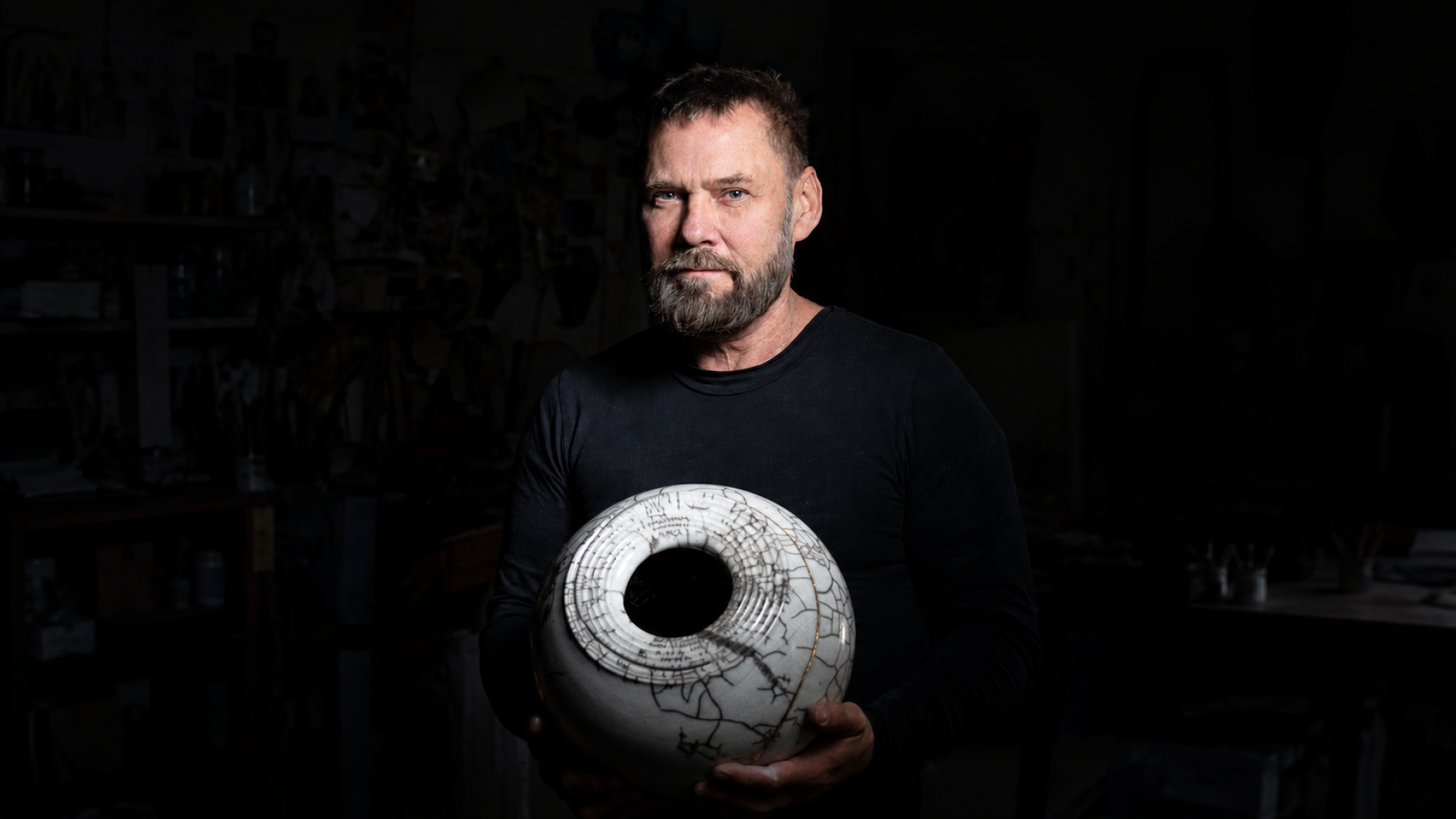Martin Mindermann with raku - speaker vase