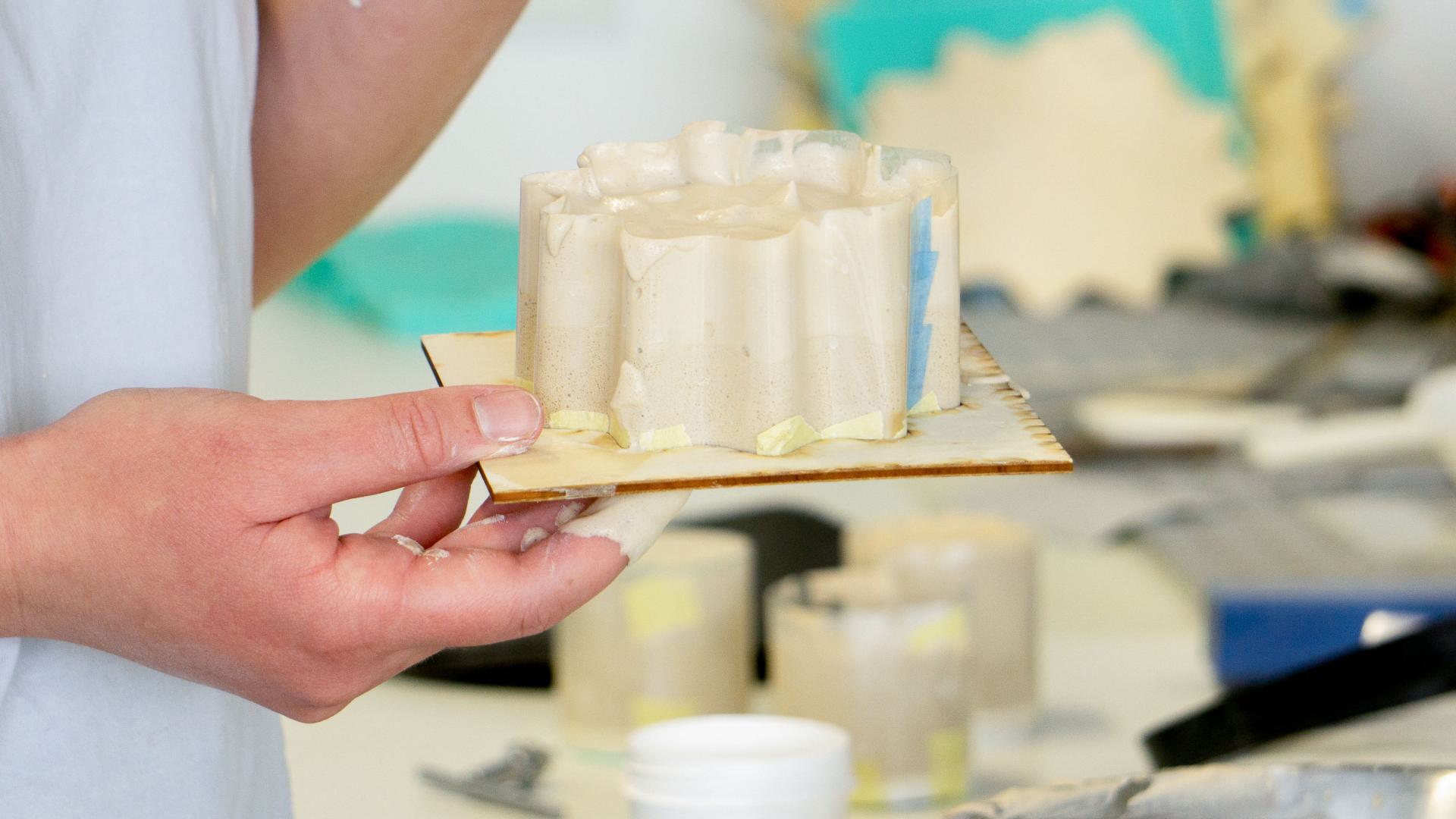 Filling a mold
