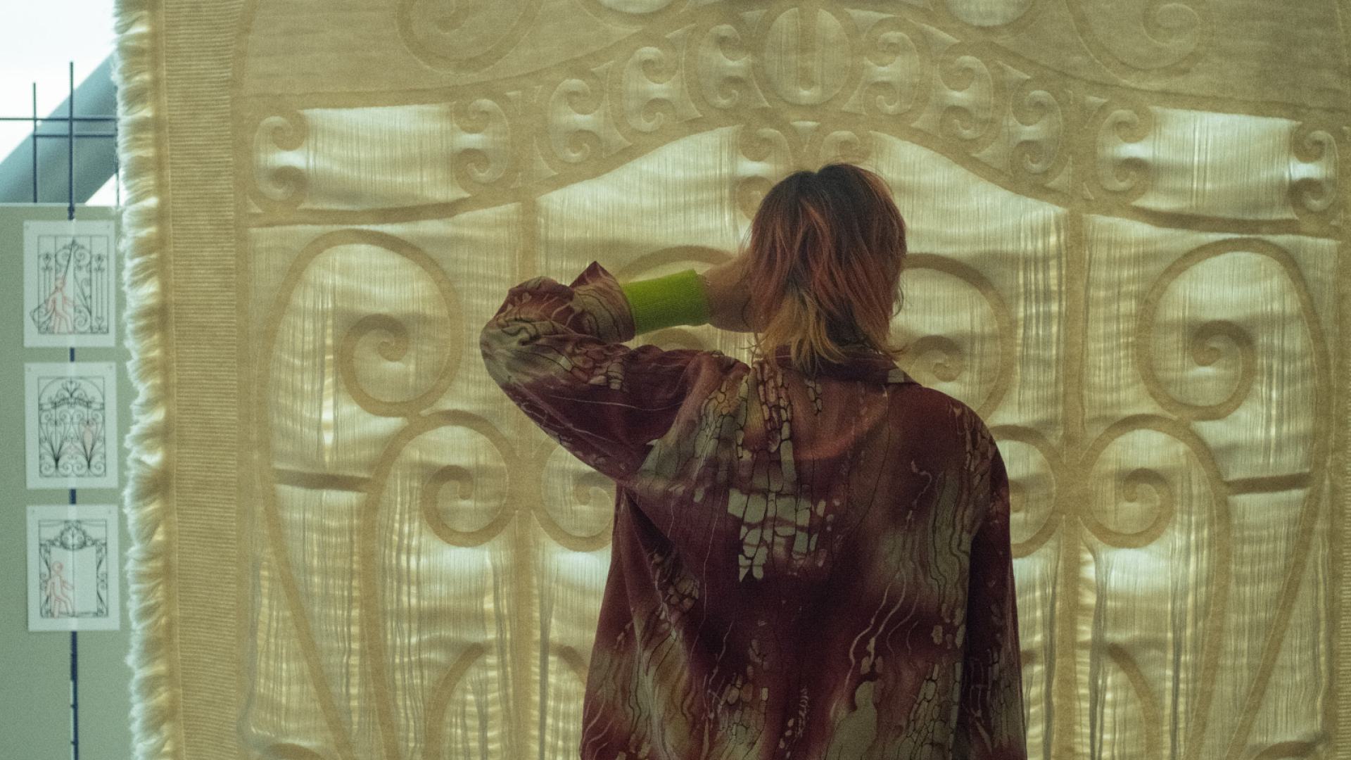 Mellow gates, looking though the floats