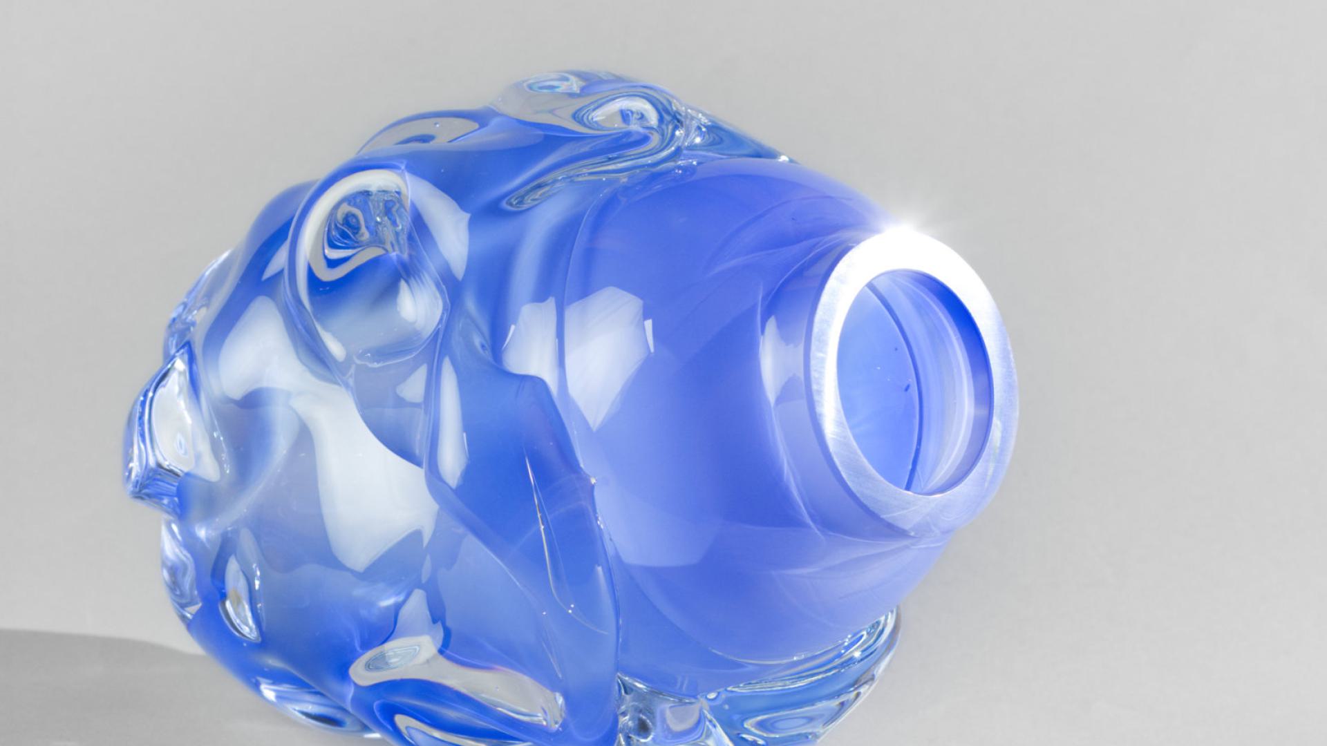 Hand-blown glass vase Blue from the PERSONA series