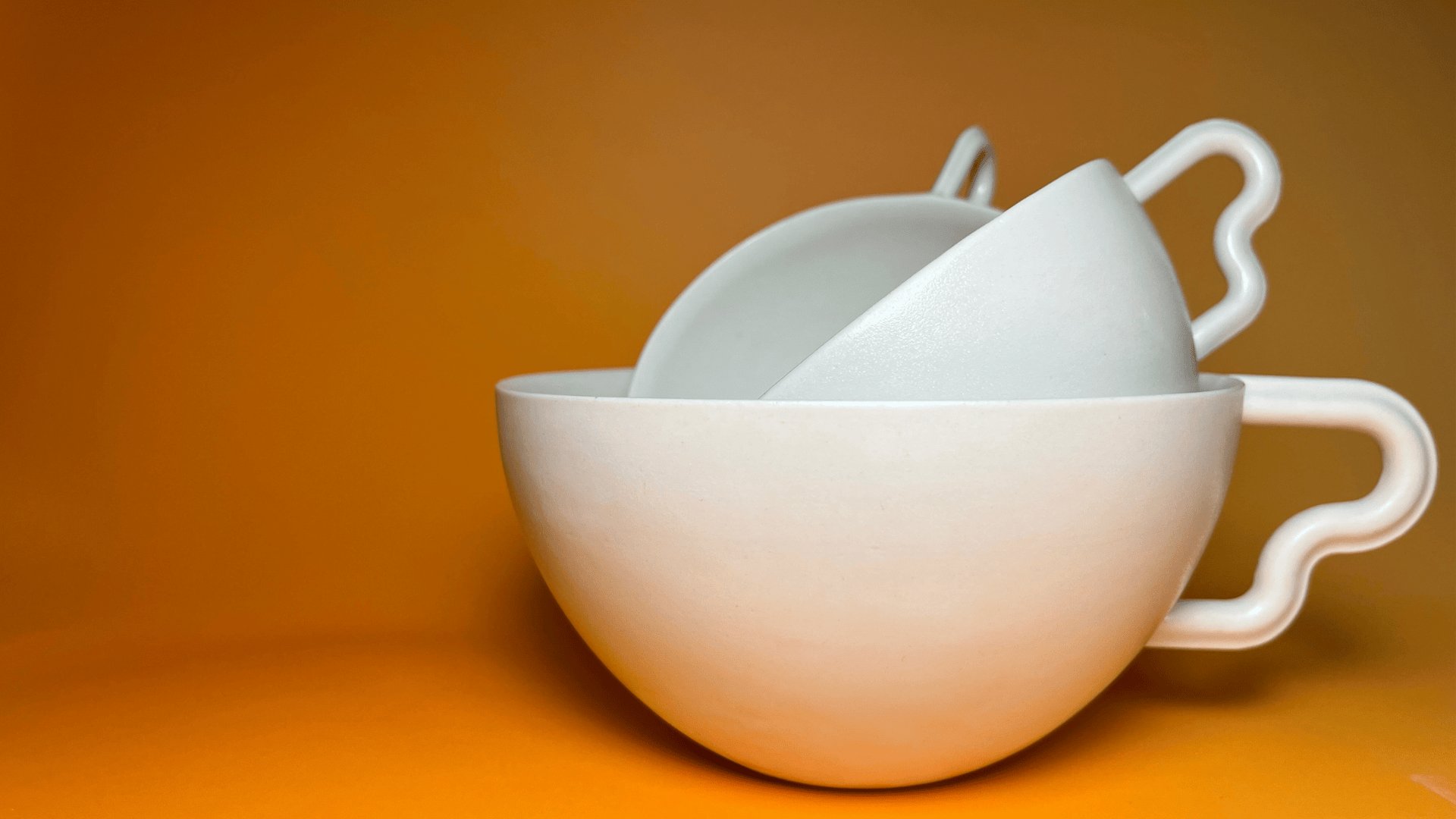 Family of round Teacups