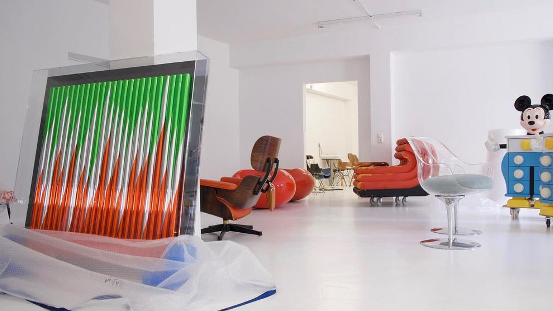 Framed TUBES Installation View / 120x120x13cm