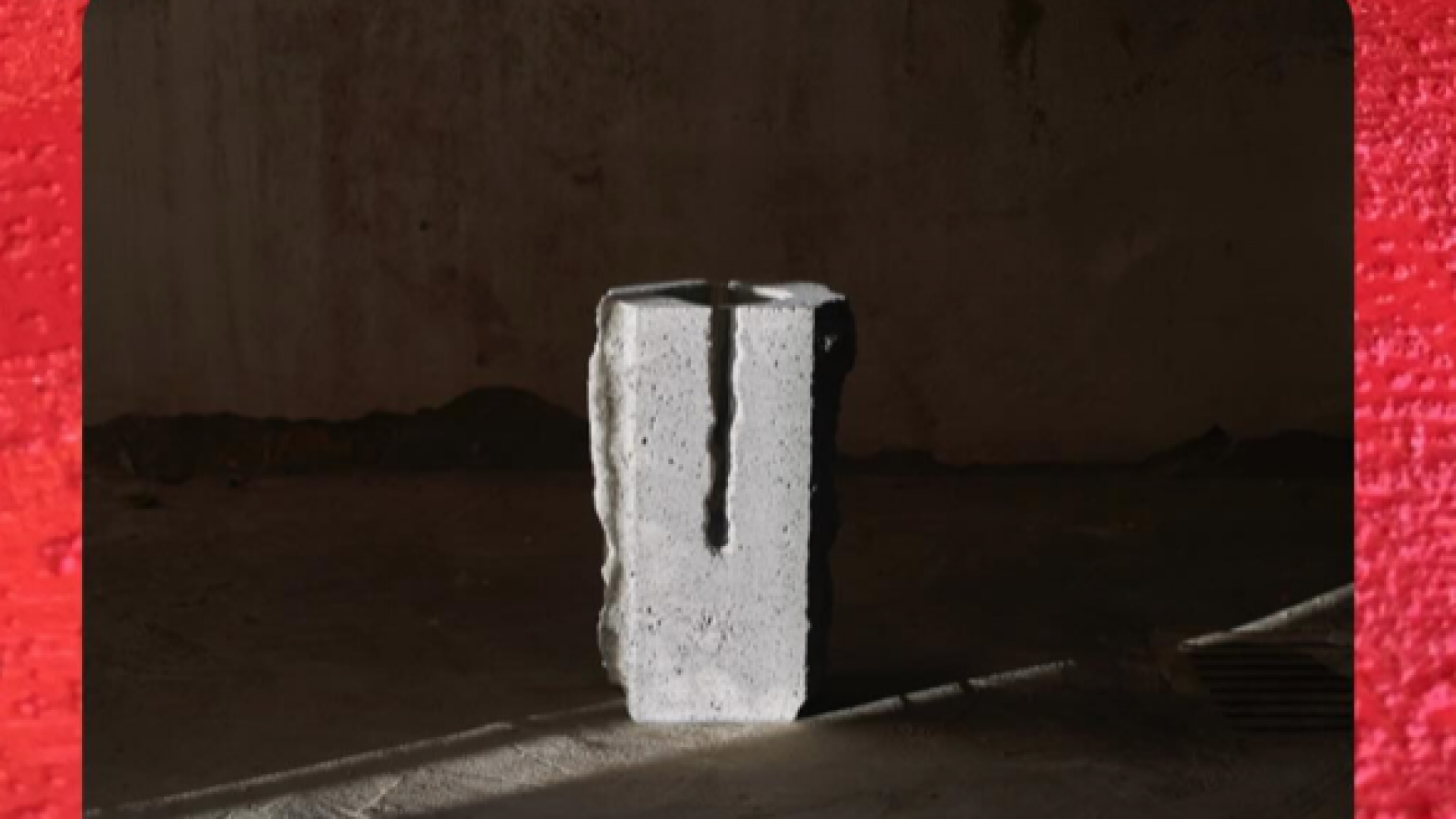 Sculptural Vases between Brutalism and Poetry