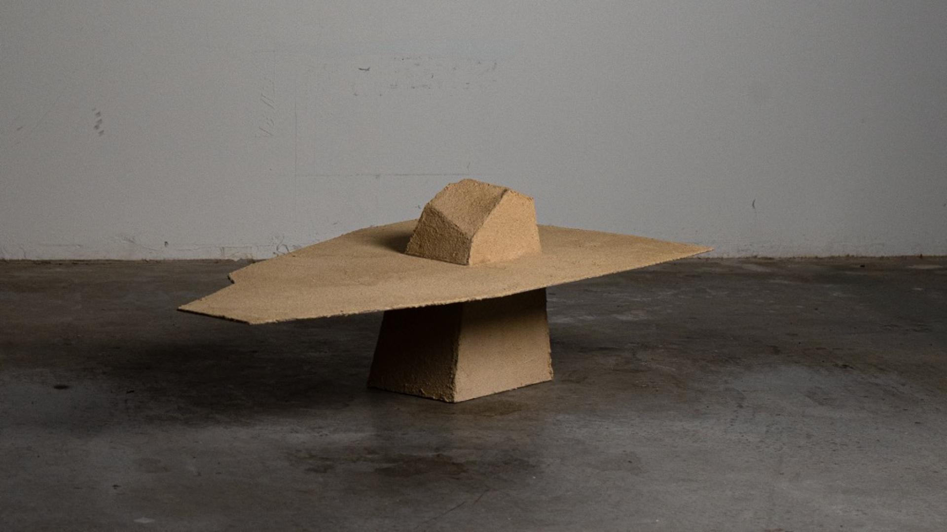 Between Growth and Structure