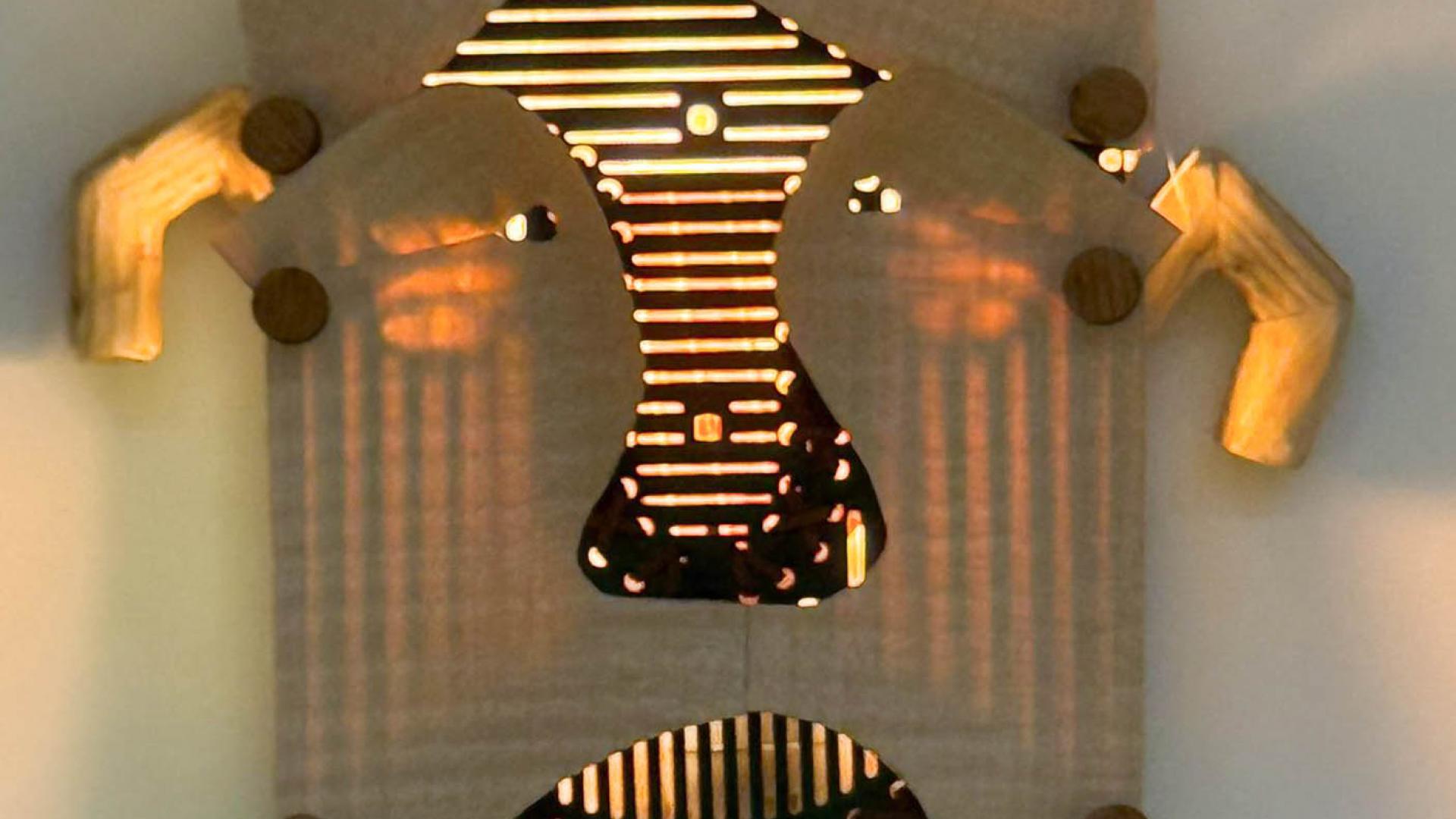 Face/ light inside on and light from outside