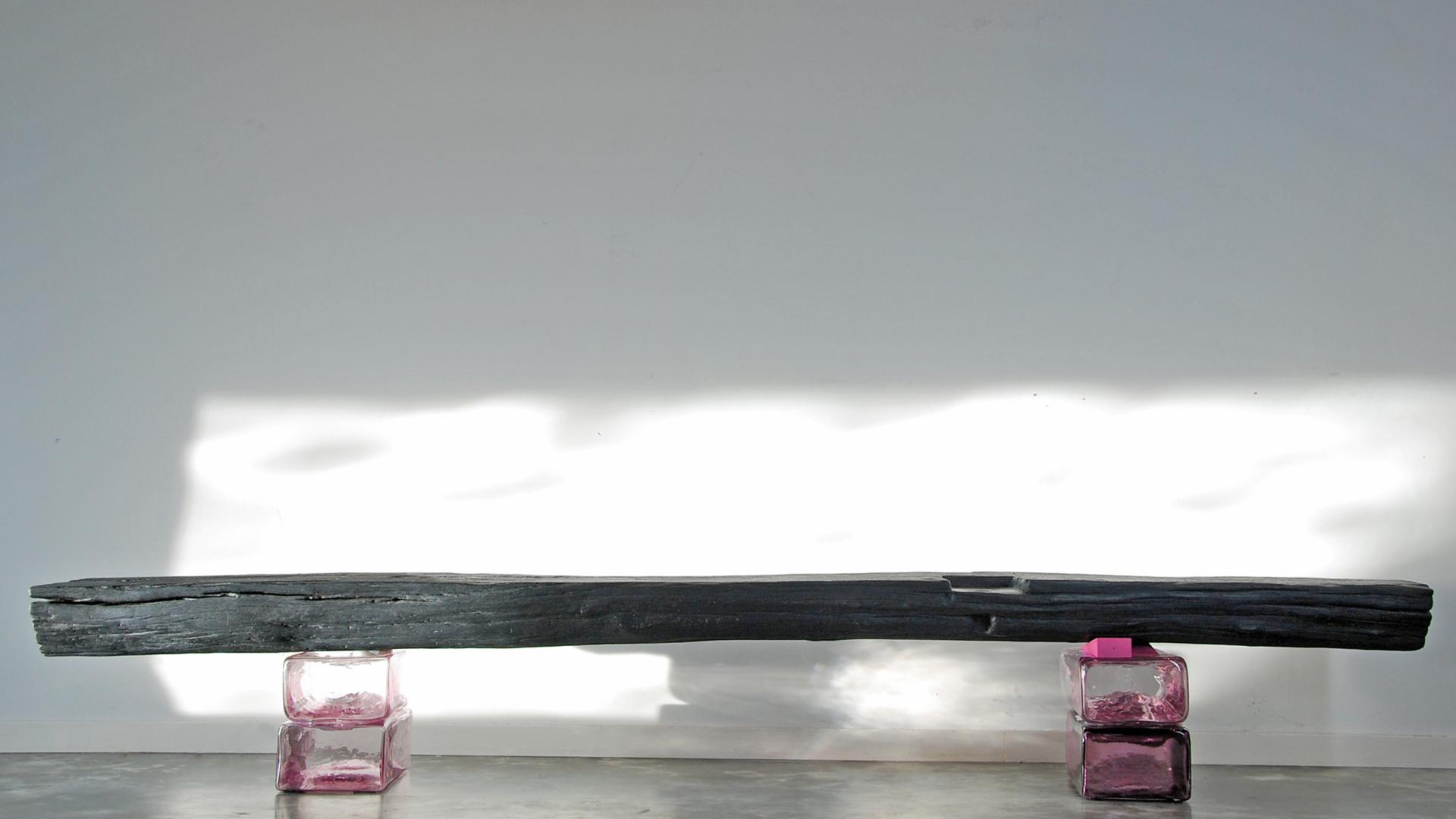 bench ⎪ bank