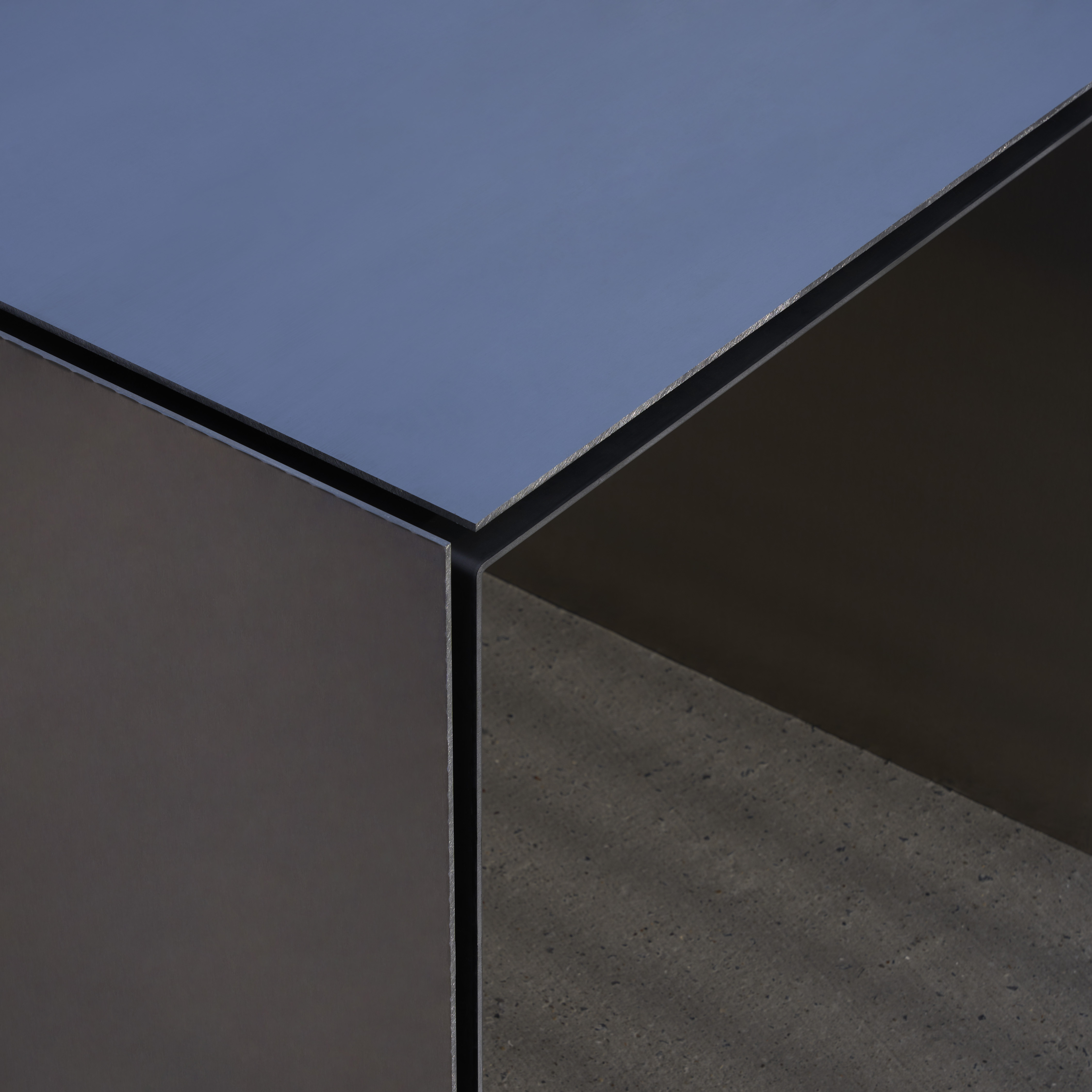 solitary table by Eefje Morren