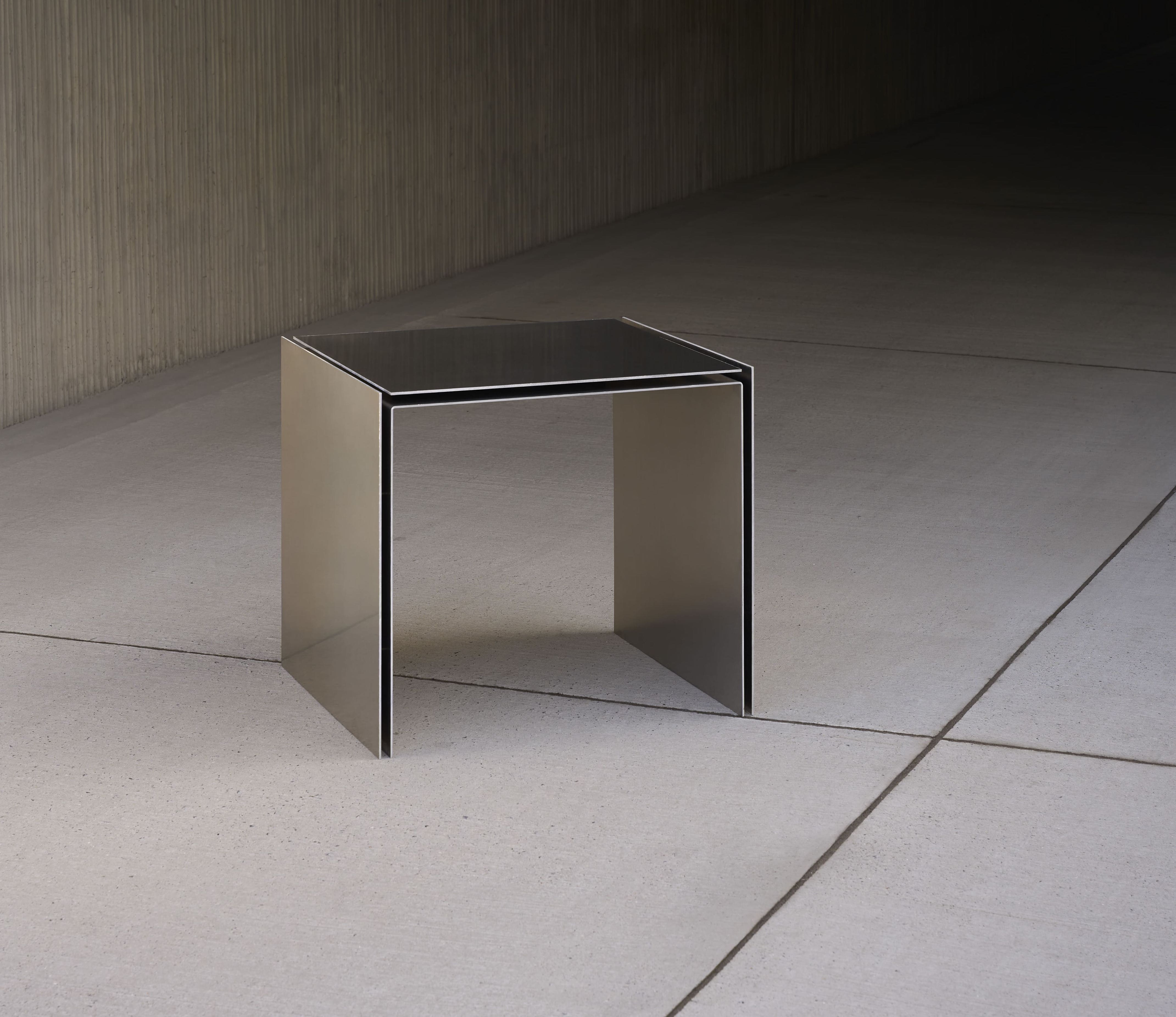 solitary table by Eefje Morren