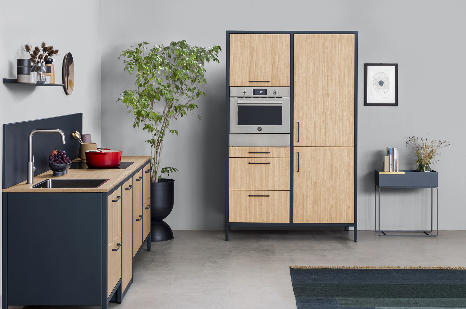 KC129 in anthracite blue/natural oak