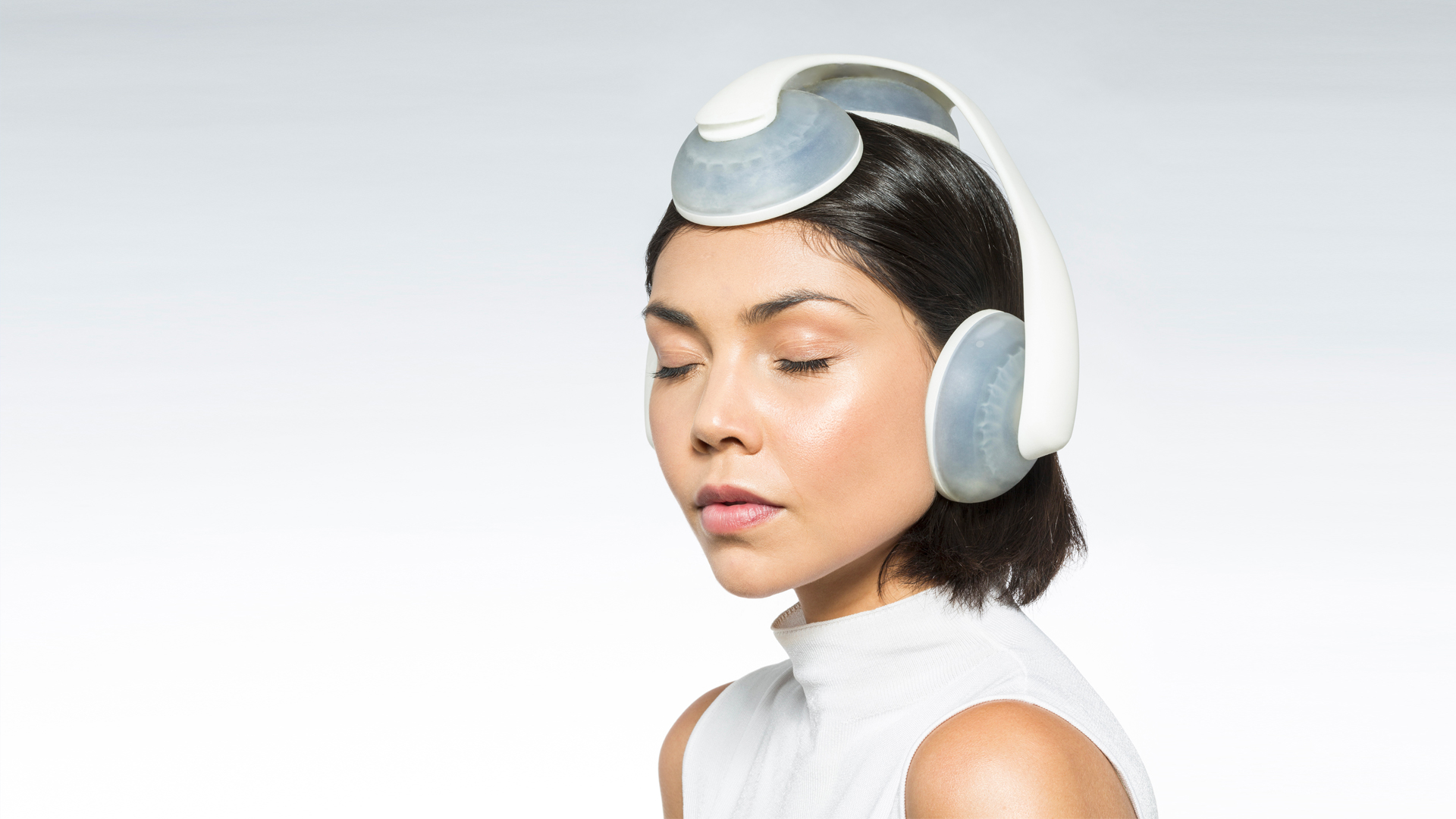 The sensory helmet holding 5-units.