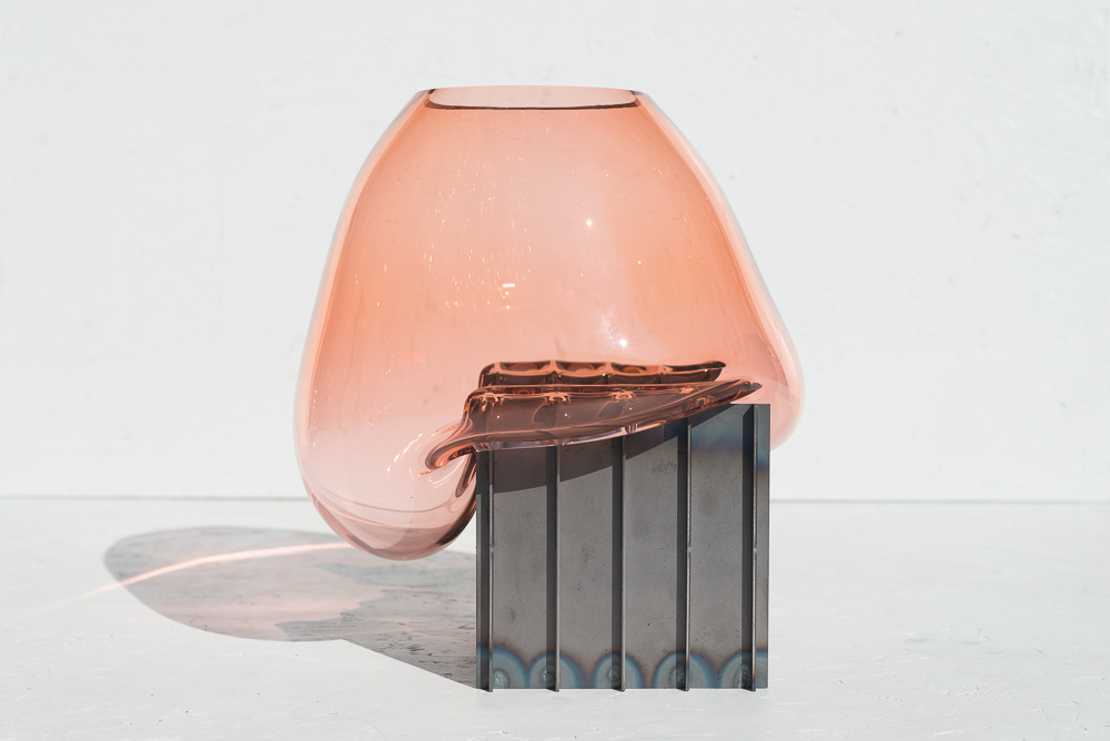Fluidity Vase – Pink glass on a steel pedestal