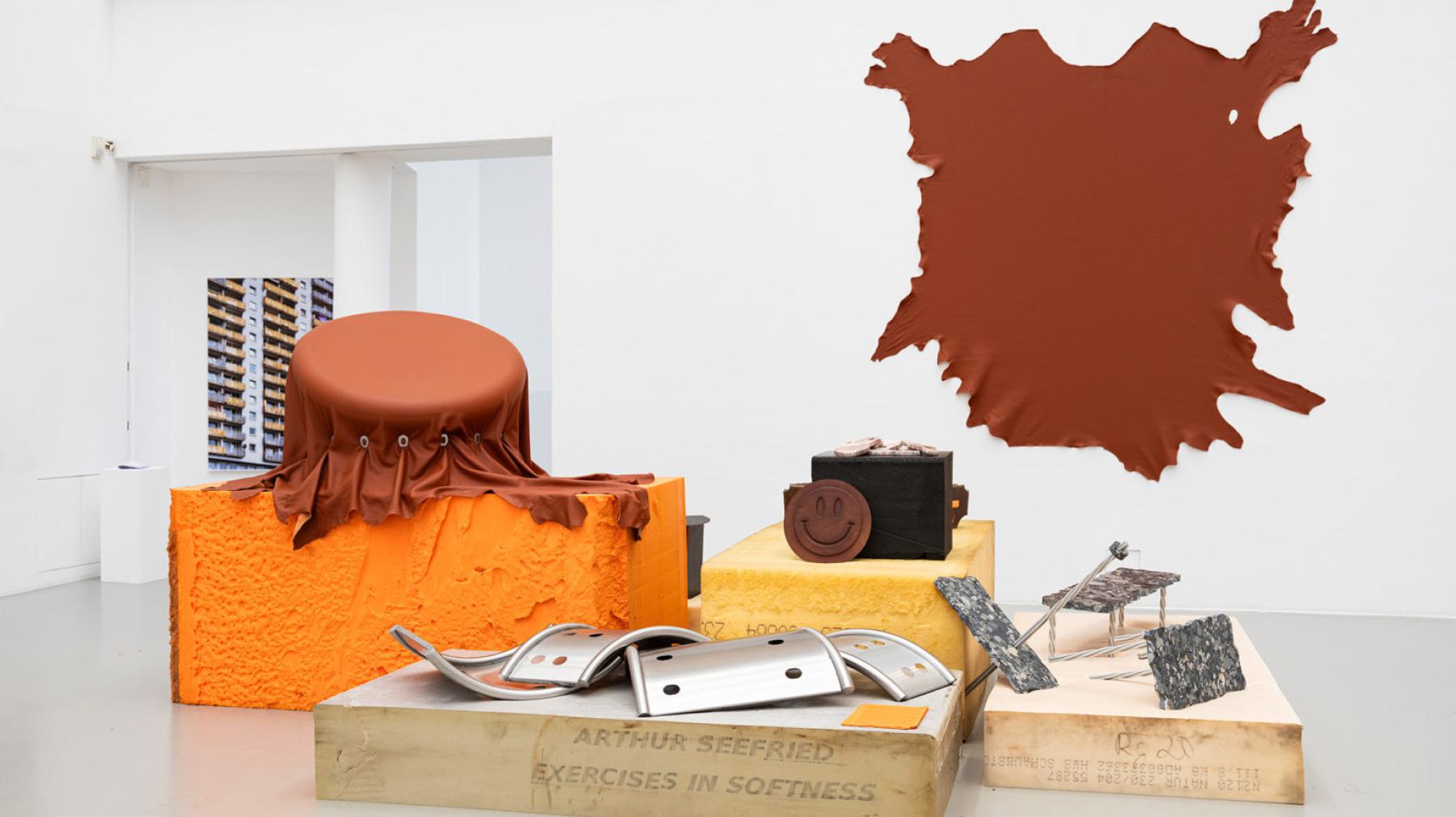 exhibition view "Exercises in Softness"