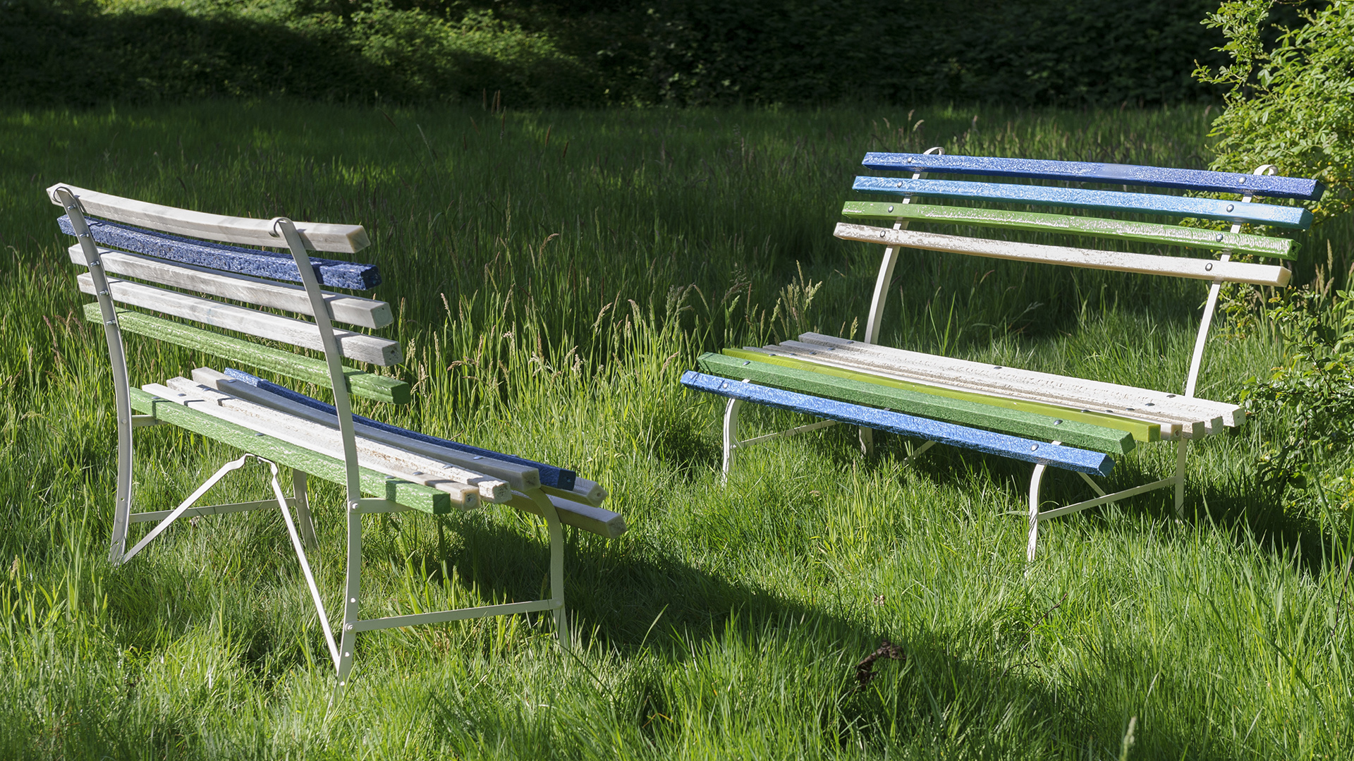 Tweeling slatted garden bench