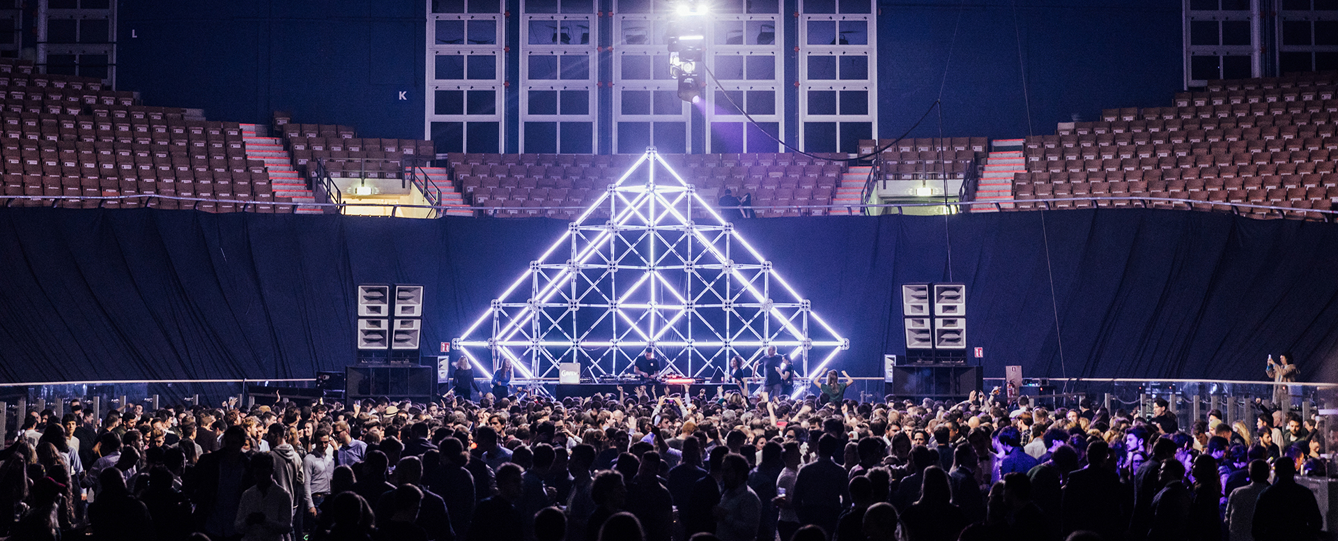 Stage structure