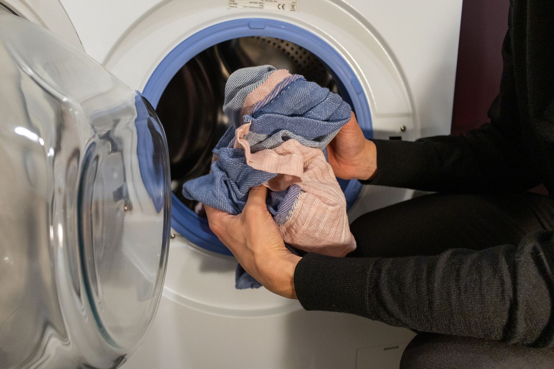 AnimaTo unfolds into a long cloth after washing.