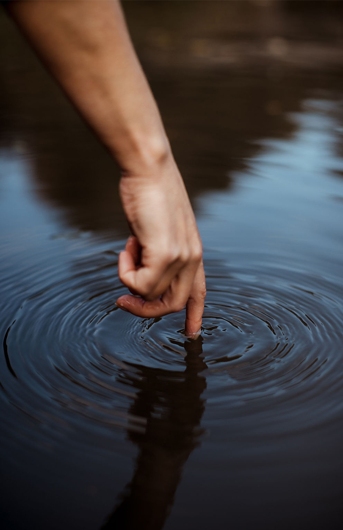 Touching water creates growing watercircles