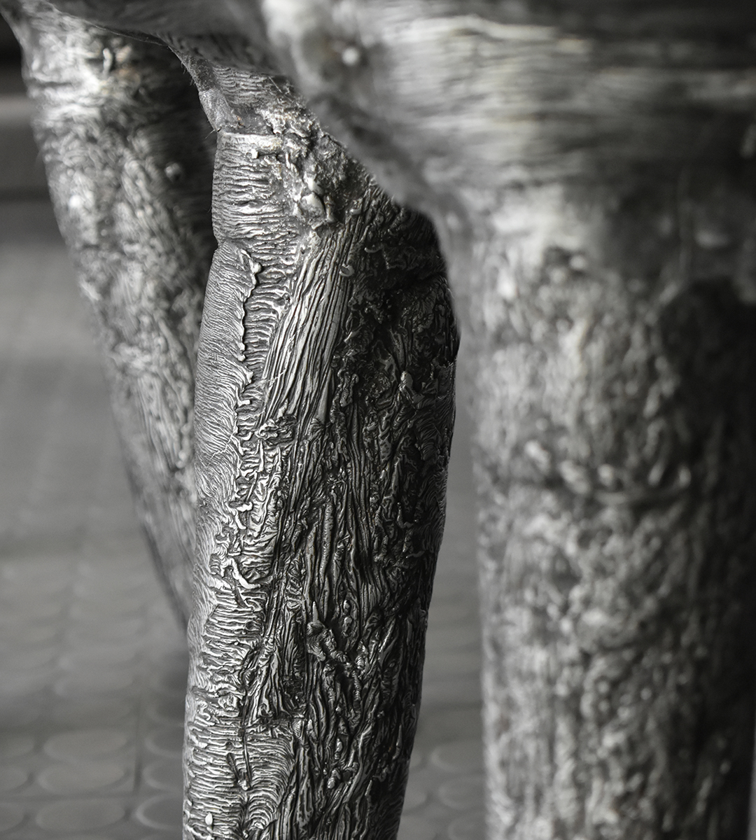Growth - detail leg aluminium bench Benjamin Motoc