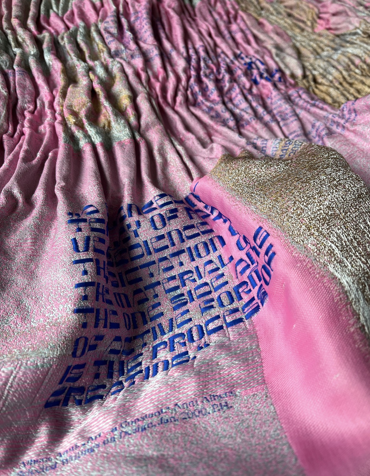 Text exploration in the woven material