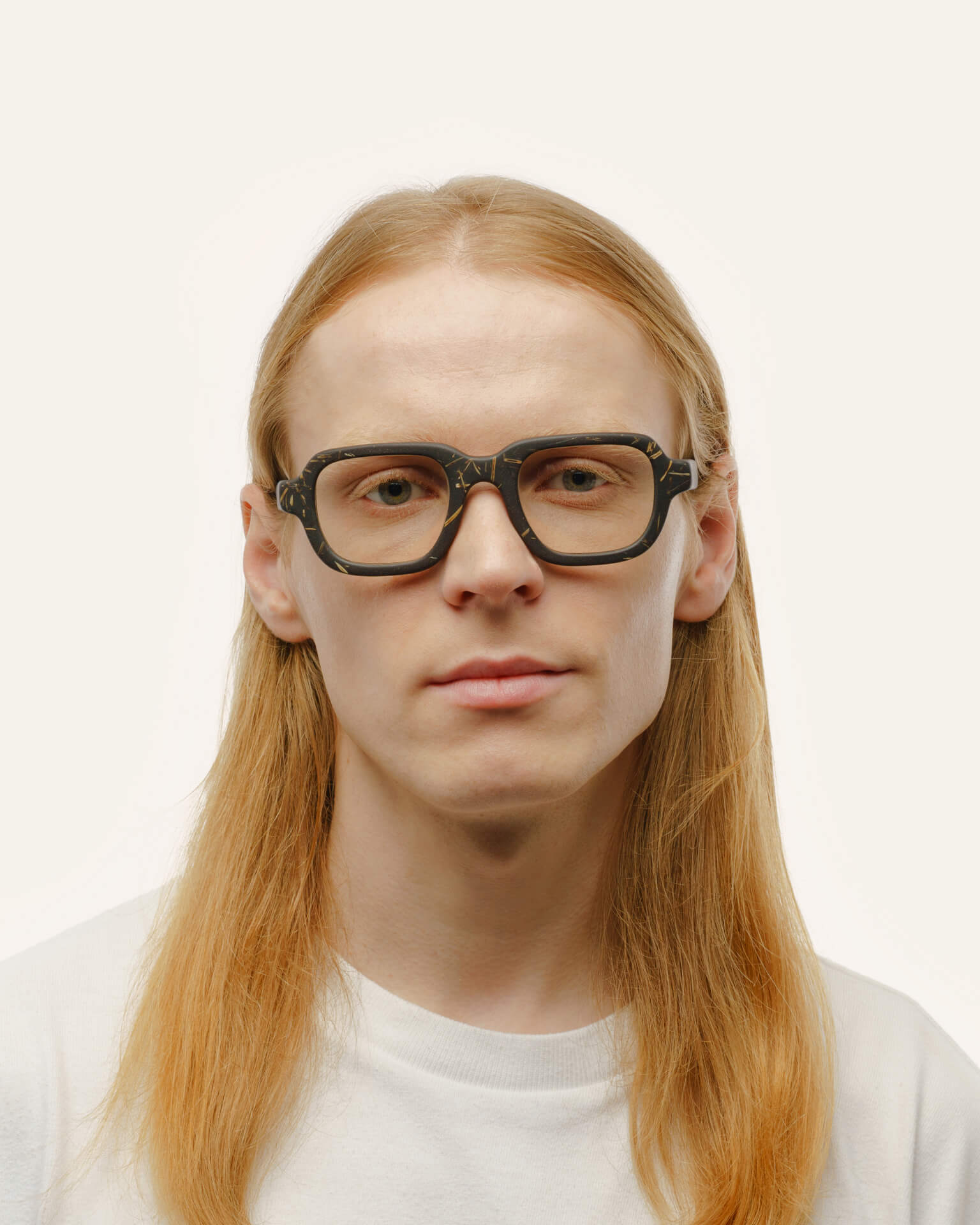 Ochis - Brade coffee - based glasses with flax