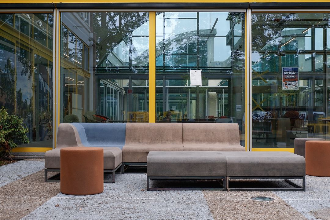 Cooloo Seating Vignette
