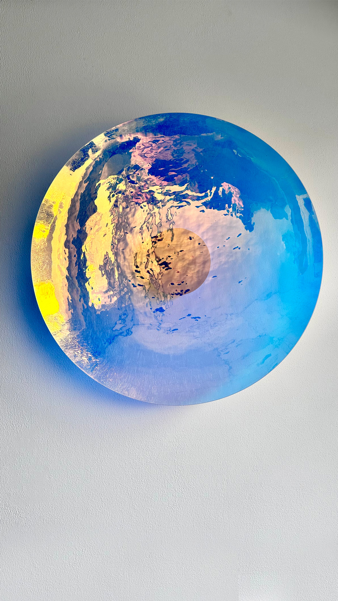 Cyan wall object