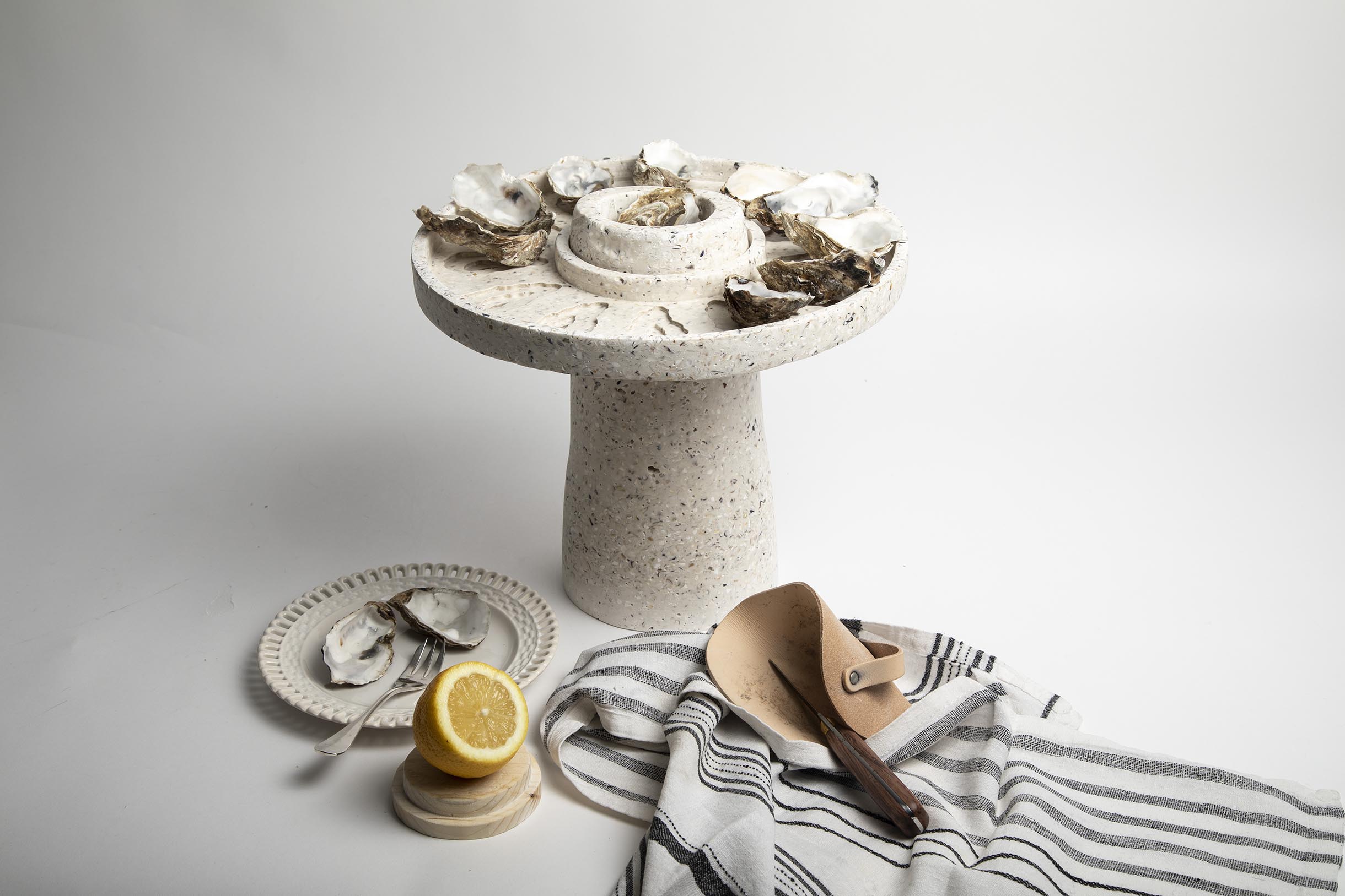 IRST: the zero-waste oyster tray for oyster stands