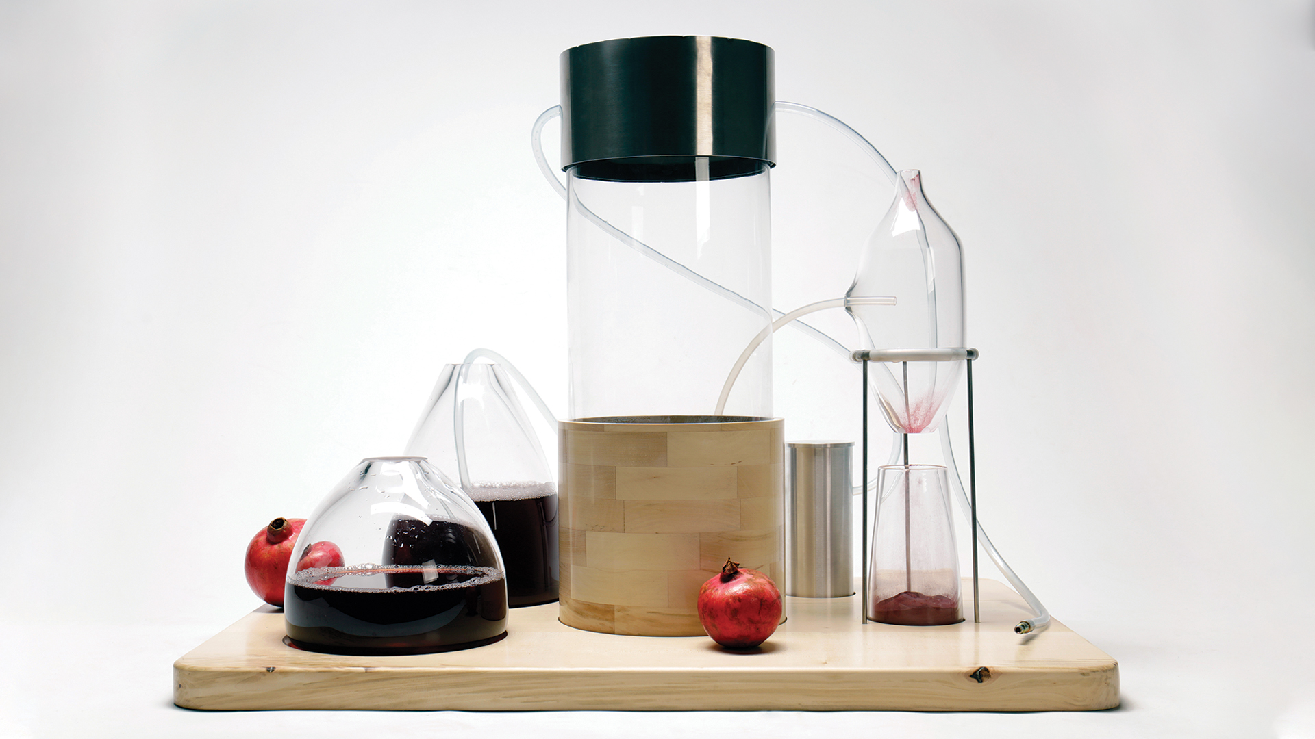 KAIKU’s system converts plant waste into pigments.