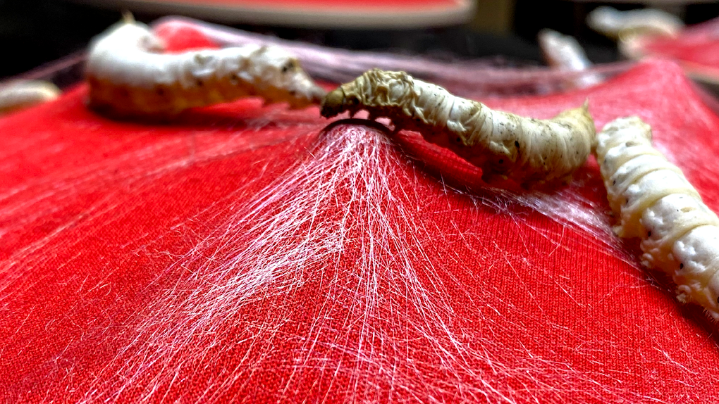 Object spinning experiment on 3D tension structure