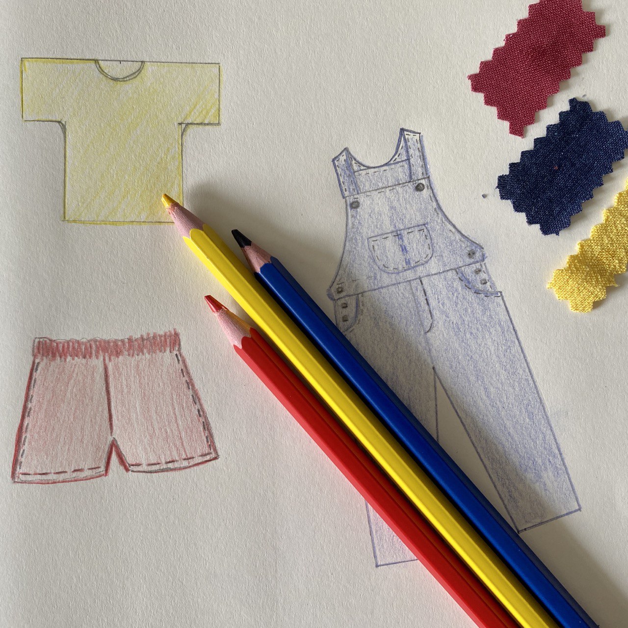 Croqui with dungarees, shorts and t-shirt