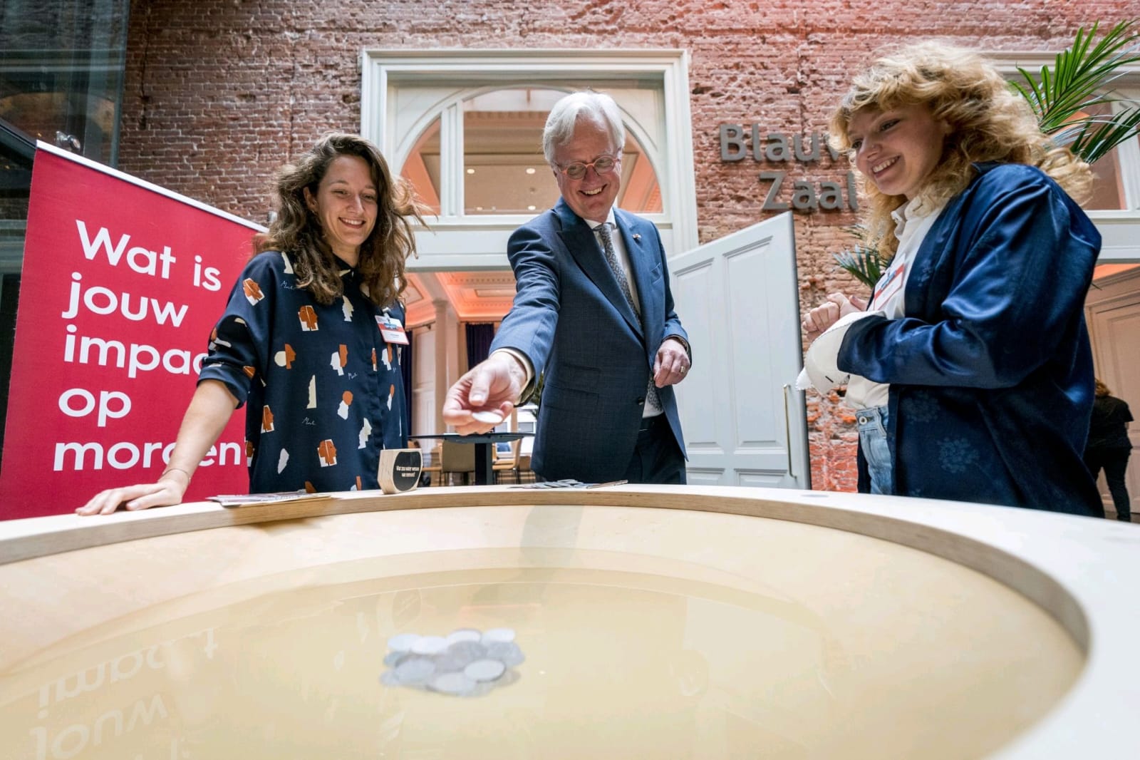 M/Wensput met Deltacommissaris Peter Glas