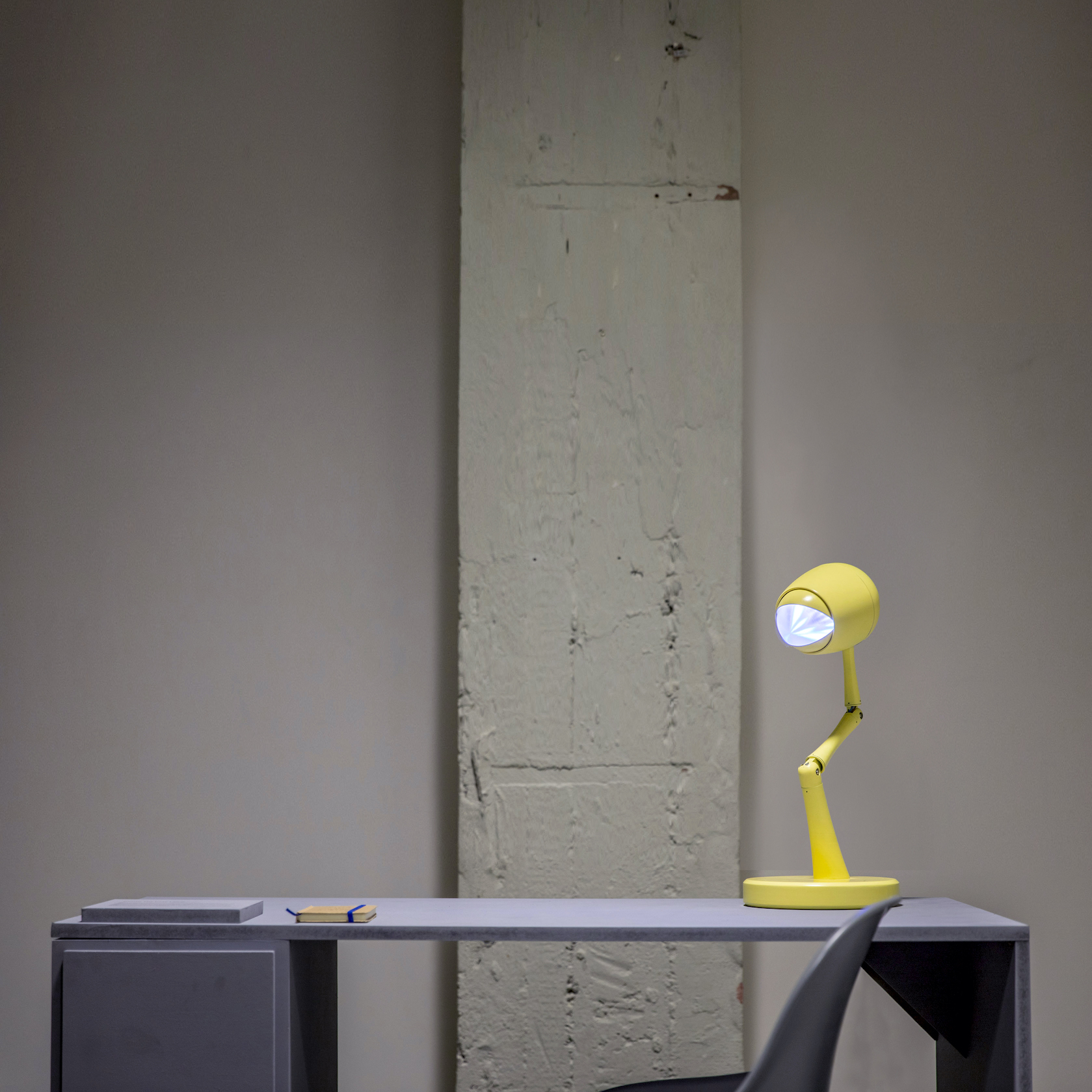 Dennis The Desklamp