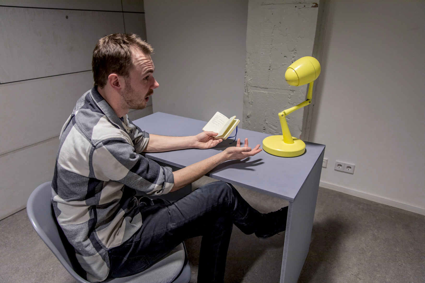 Dennis The Desklamp