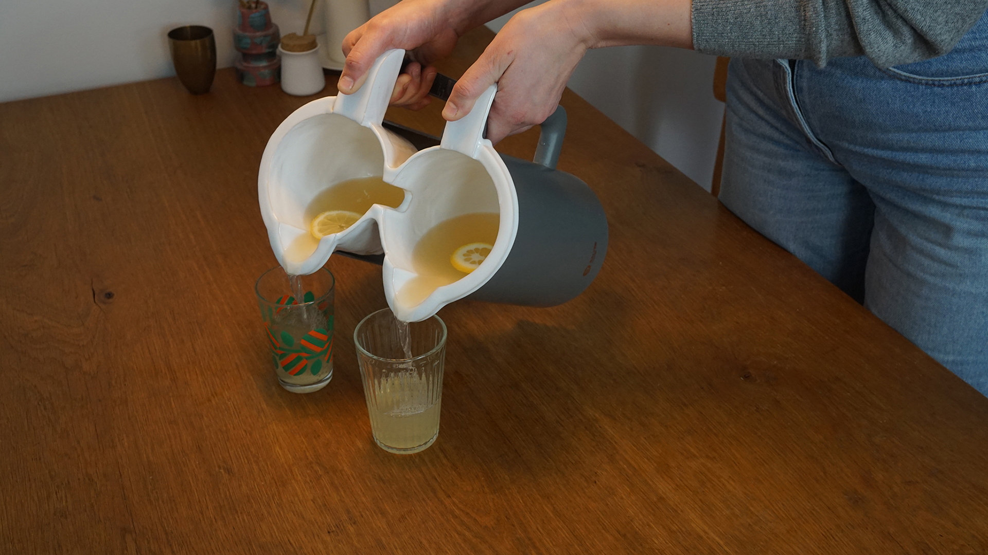 Halved kettle with glazed clay