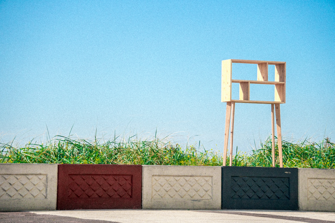 Shelf at the beach