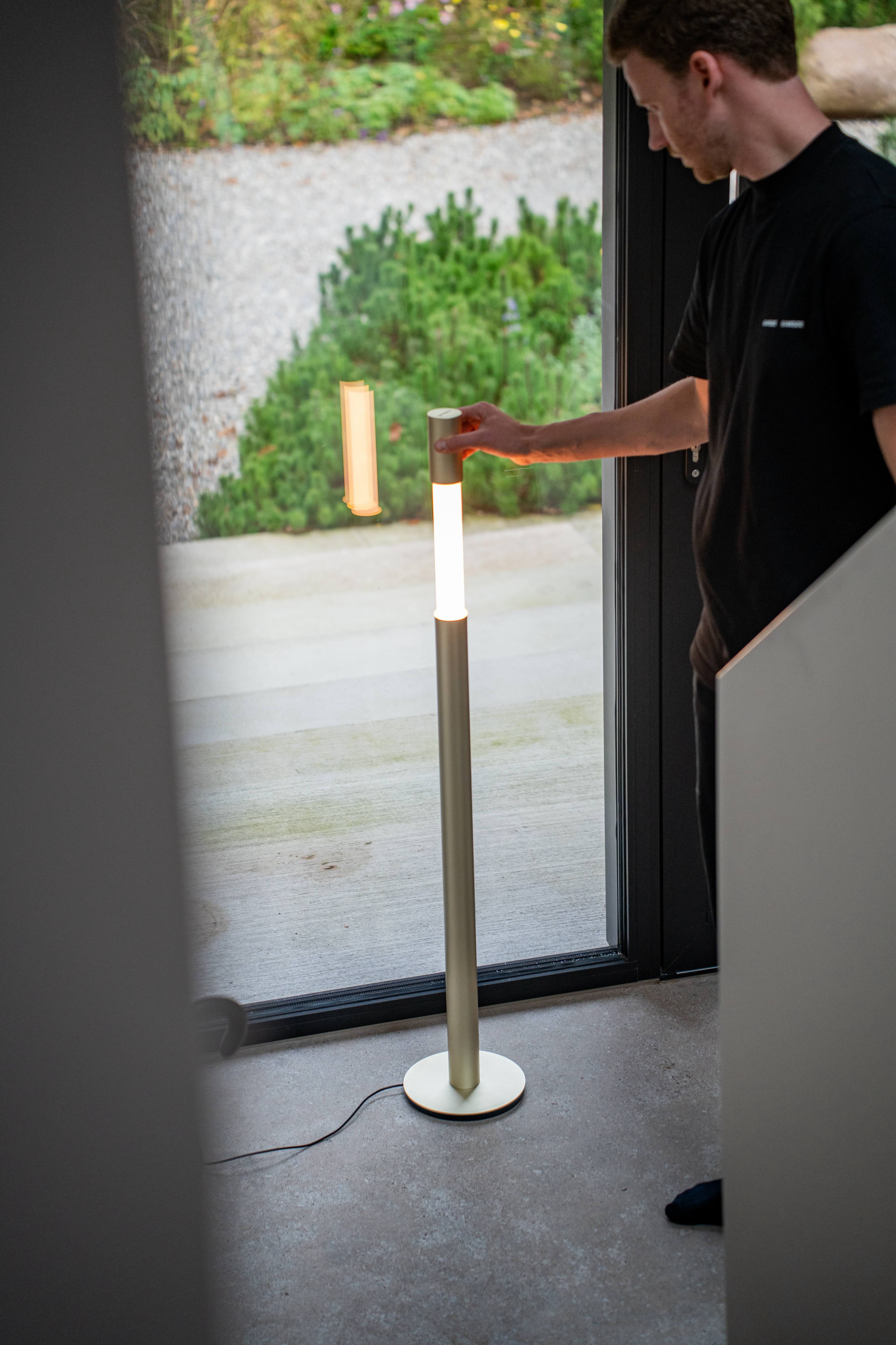 Slide Light by Georgious in use