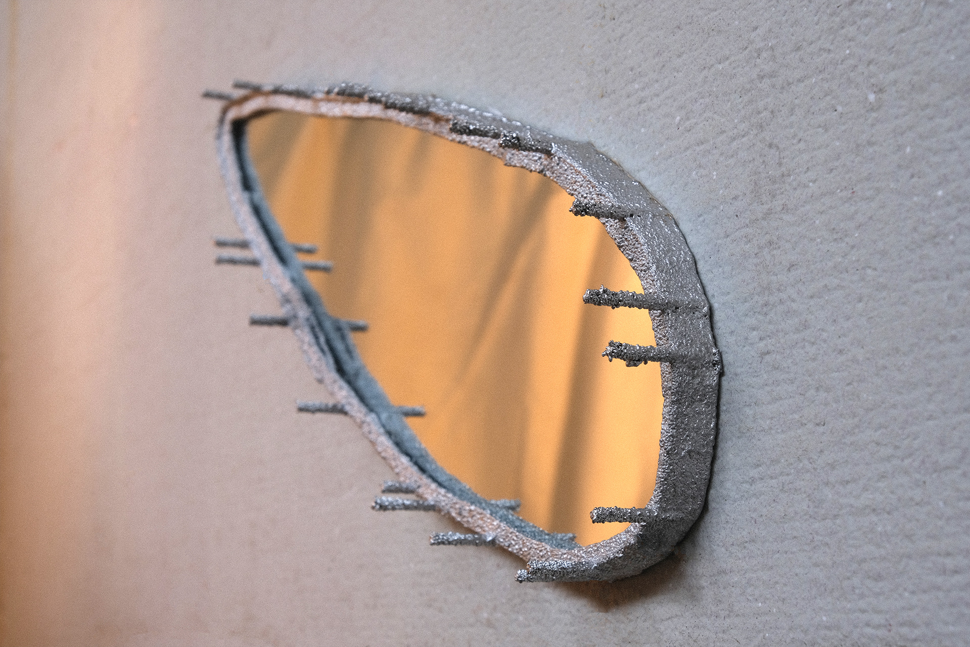 Castingland mirror detail