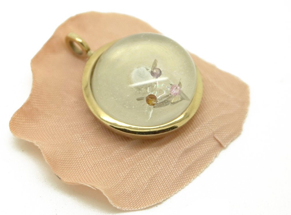 Gold necklace with 3 encapsulated crystals Stars