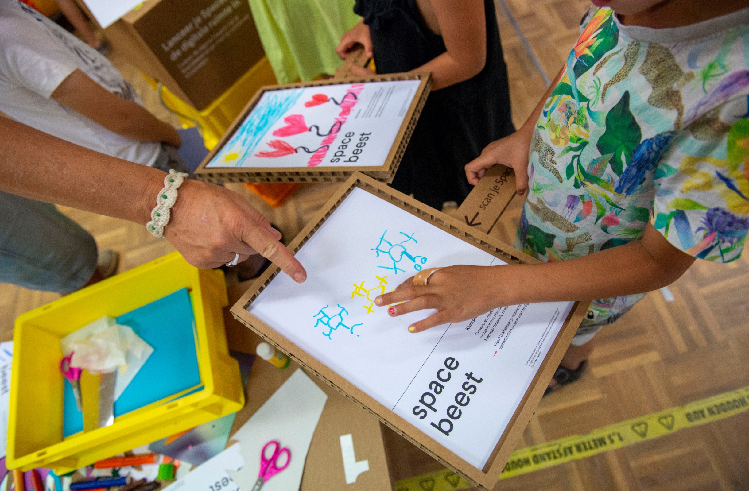 Spacebeest in OBA Weesp tijdens Midzomermokum