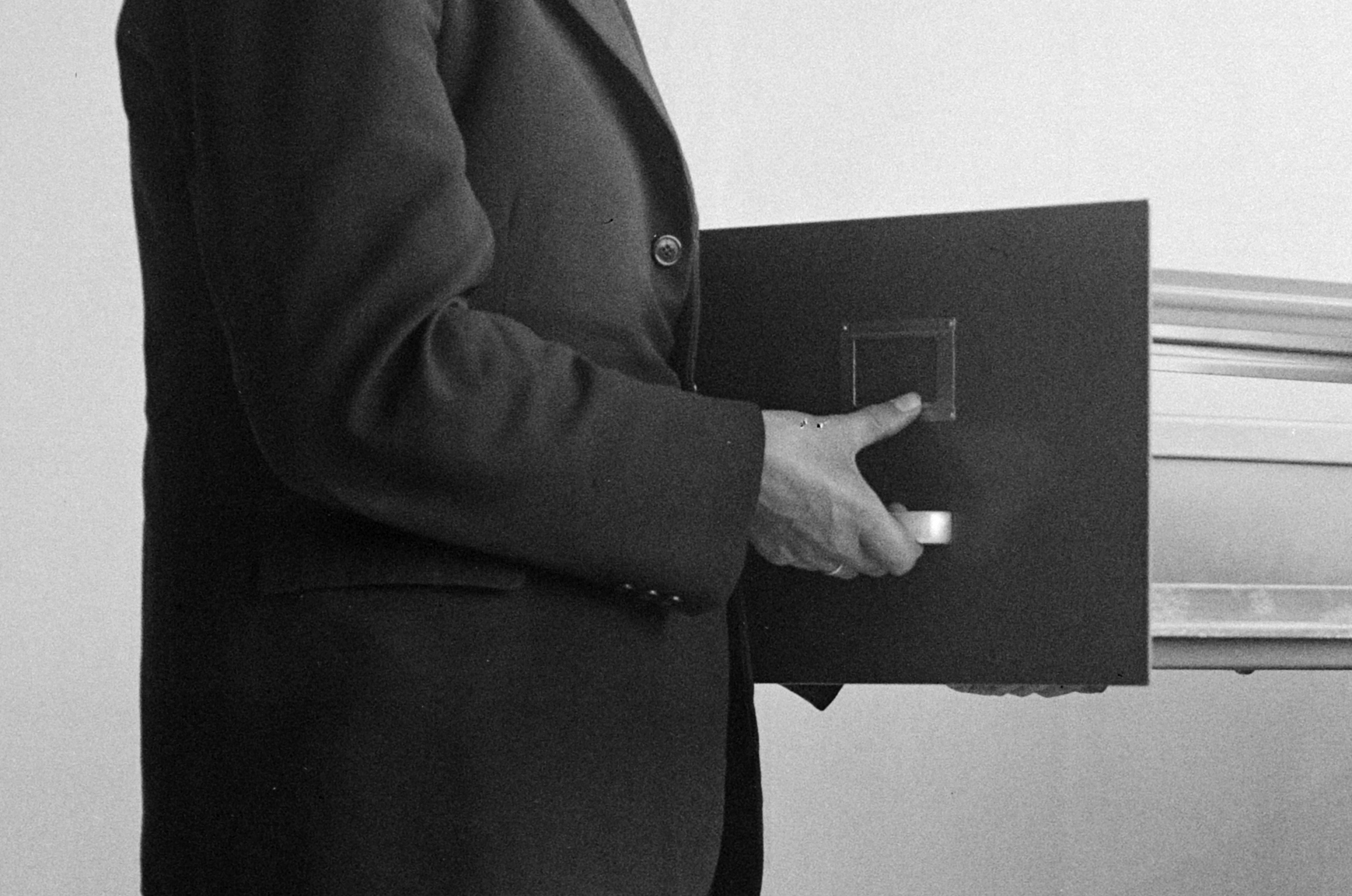 Montage van een archiefkast (detail)