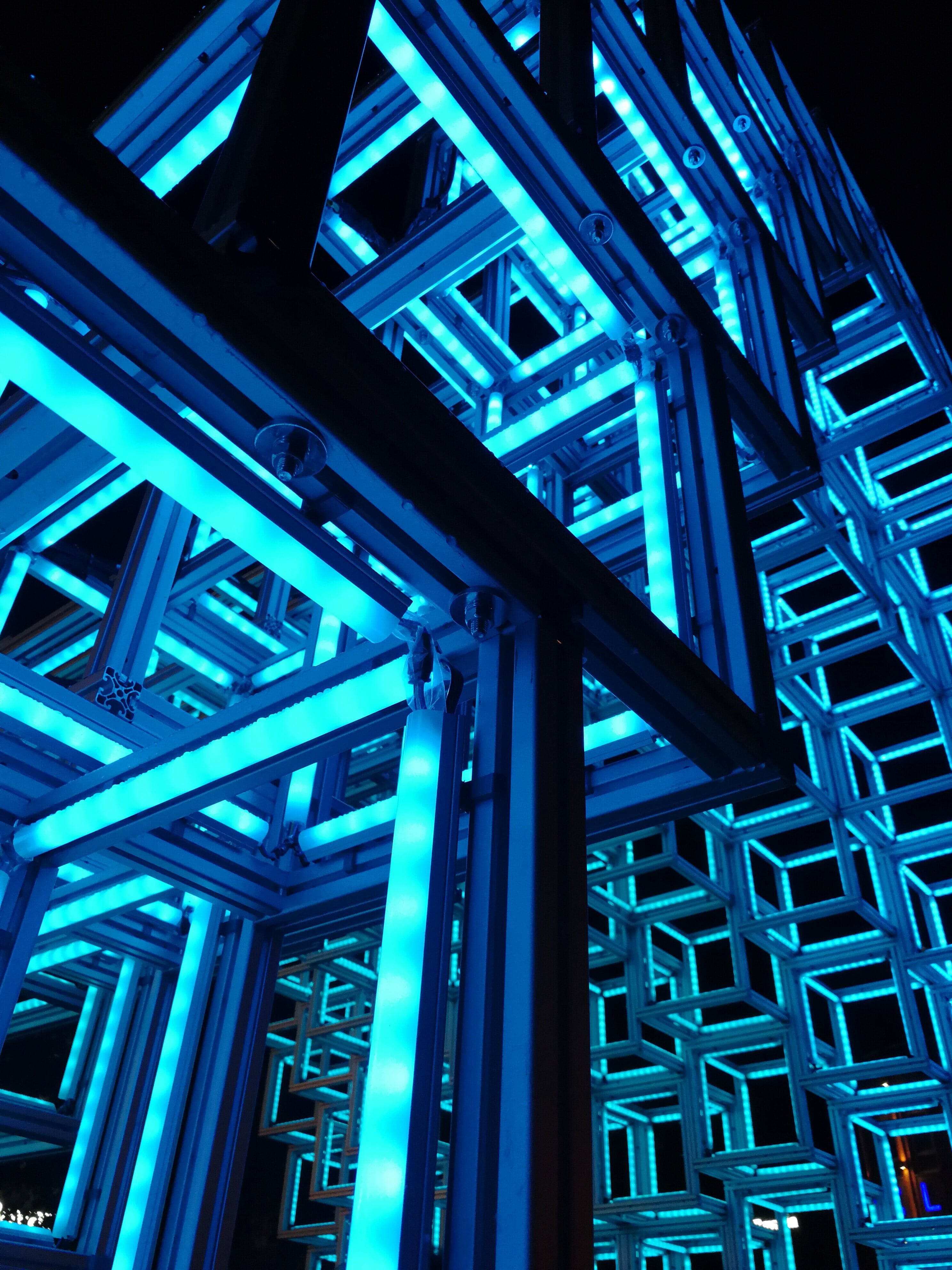 Light art: interacting cubicles