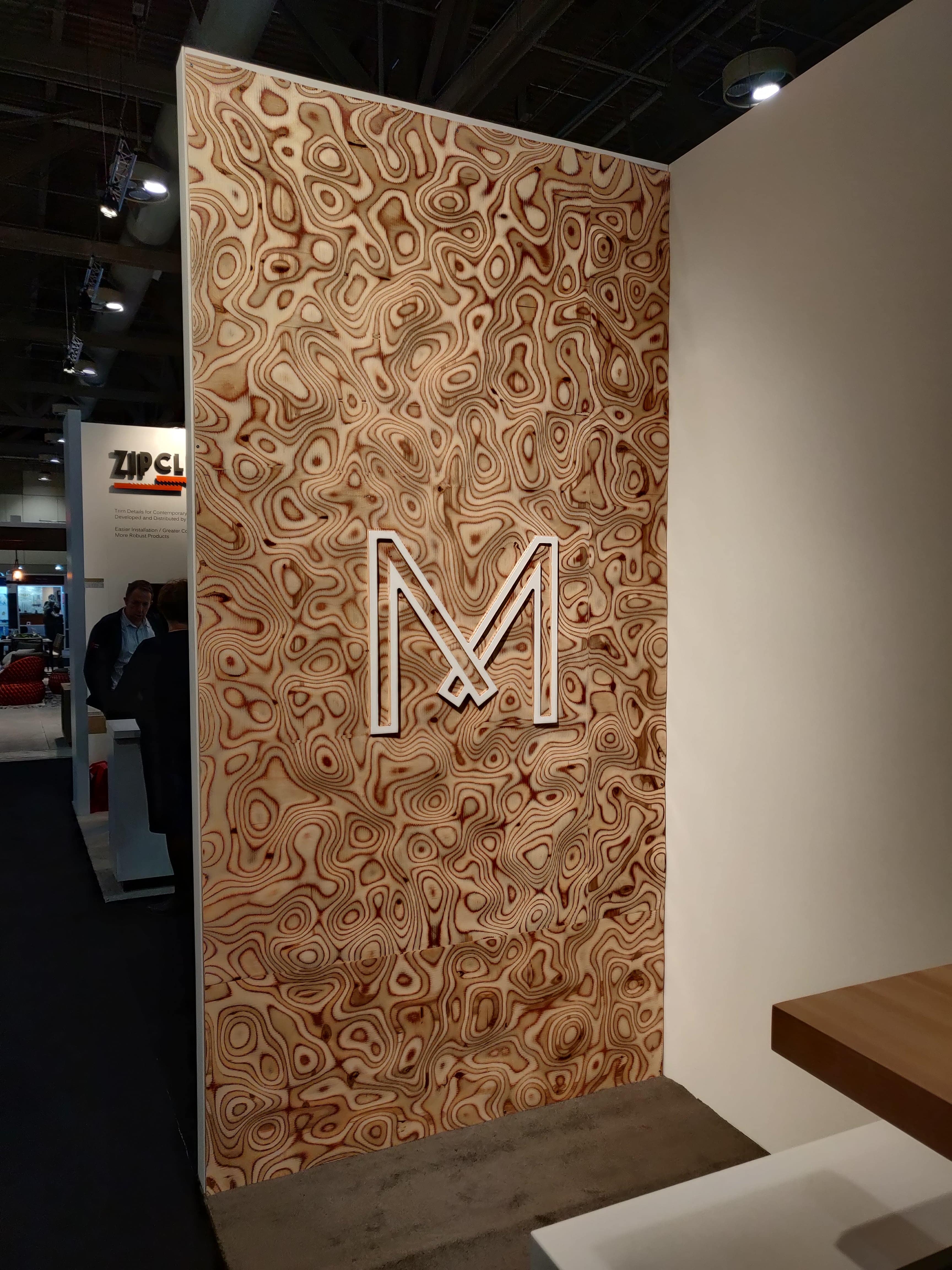Sound diffusing acoustic wall, made from plywood